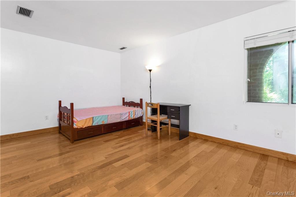 150 N Bedford Road # 5A, Chappaqua, NY 10514