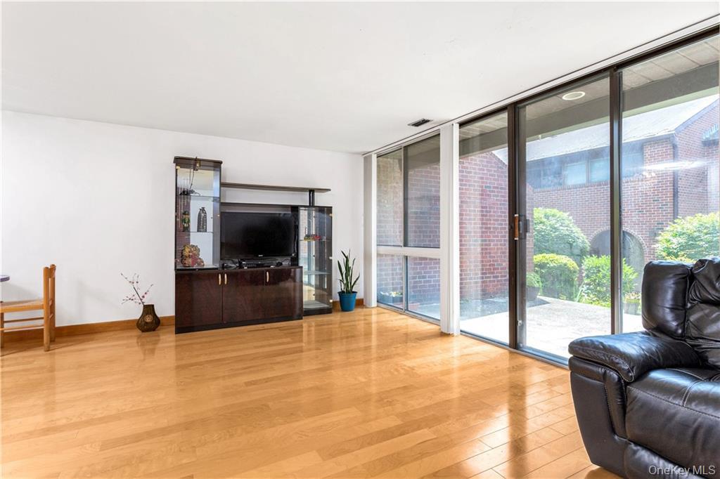 150 N Bedford Road # 5A, Chappaqua, NY 10514