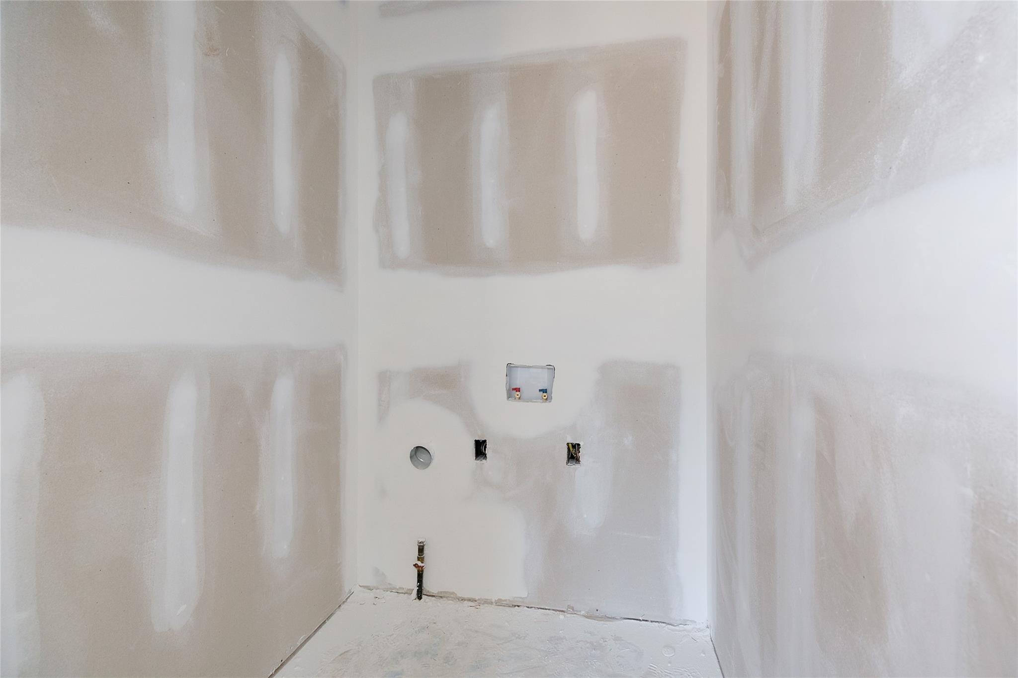 825 Weber Avenue, West Babylon, NY 11704