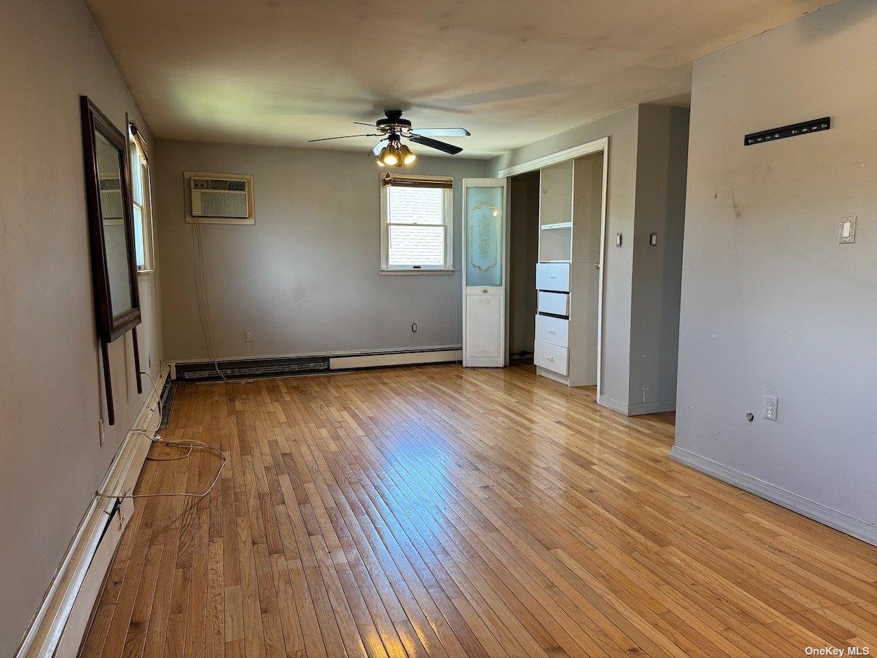 554 8th Avenue, New Hyde Park, NY 11040