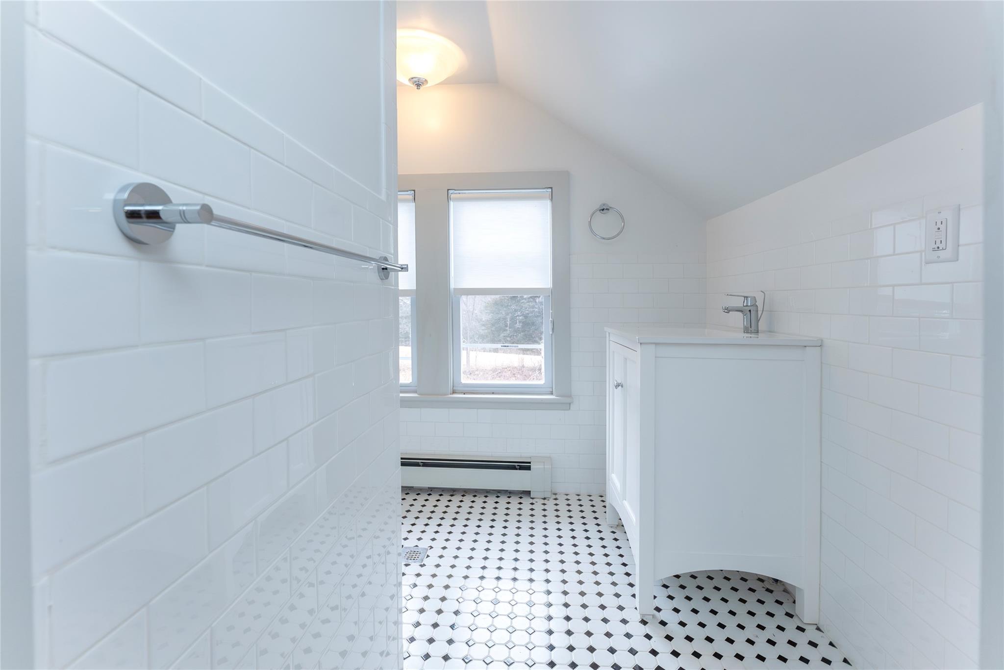 1091 Albany Post Road, Gardiner, NY 12525