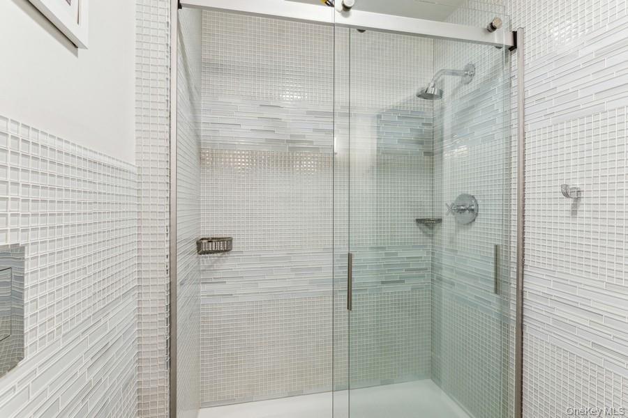 2905 Private Road, East Marion, NY 11939