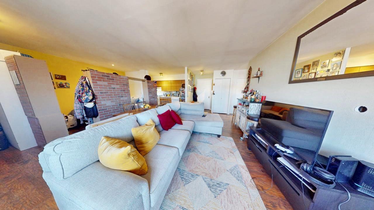 7252 Metropolitan Avenue # 3C, Middle Village, NY 11379