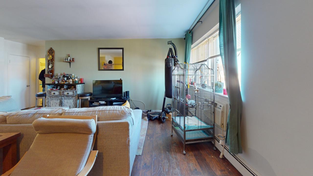 7252 Metropolitan Avenue # 3C, Middle Village, NY 11379