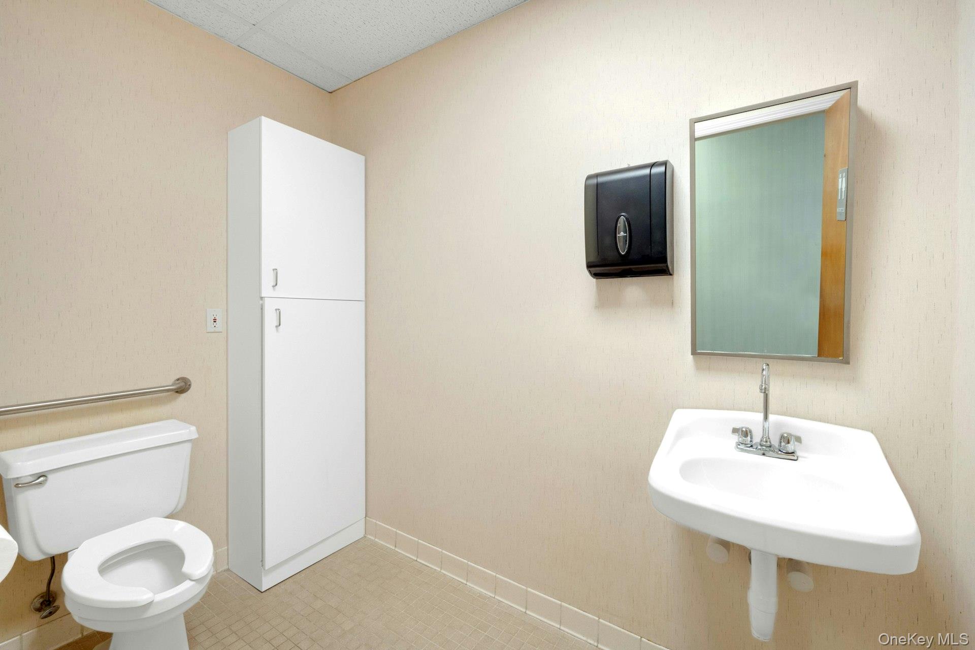 970 N Broadway # 208, Yonkers, NY 10701