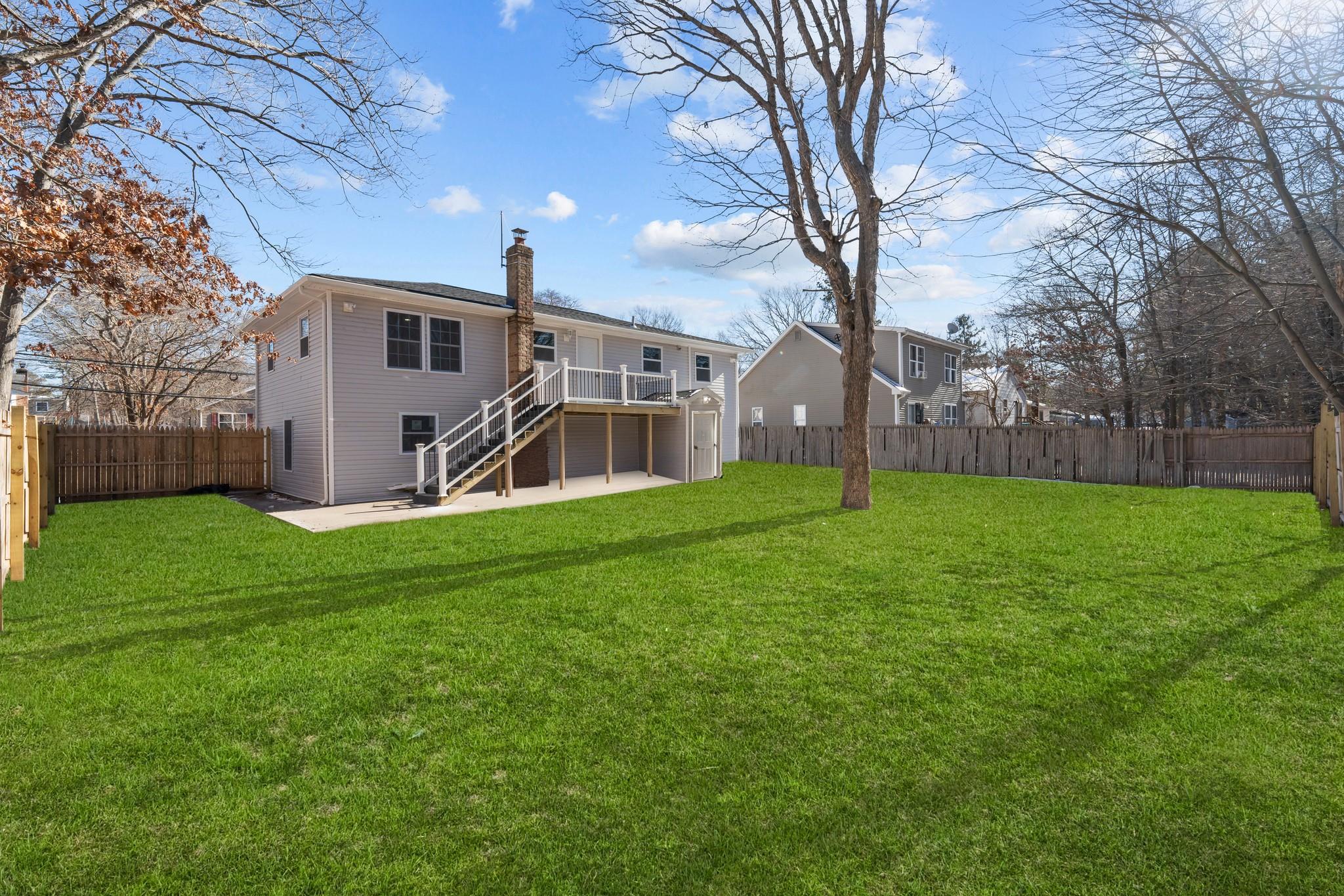 18 Fife Drive, Coram, NY 11727