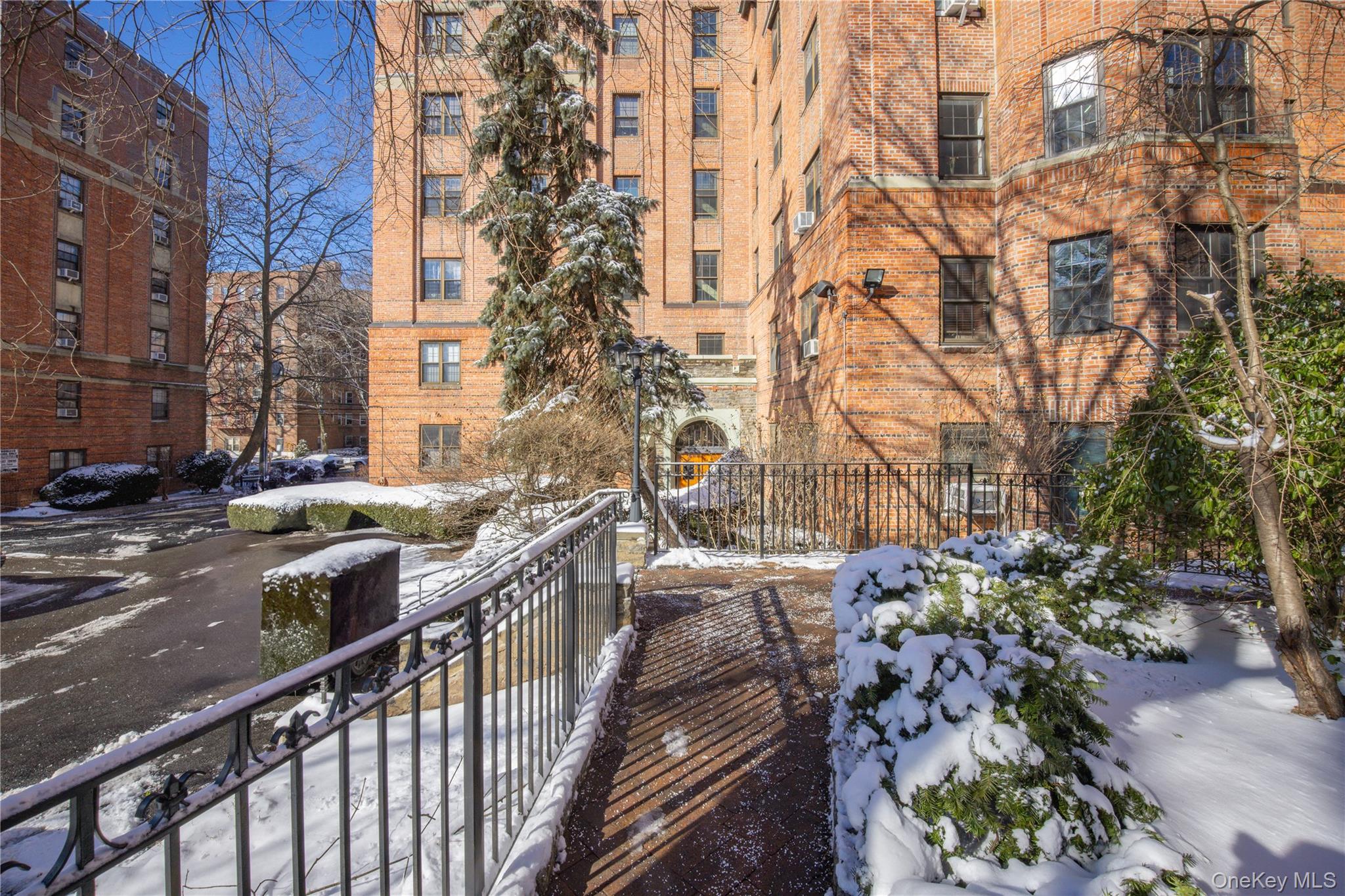 824 Bronx River Road # 4B, Bronxville, NY 10708