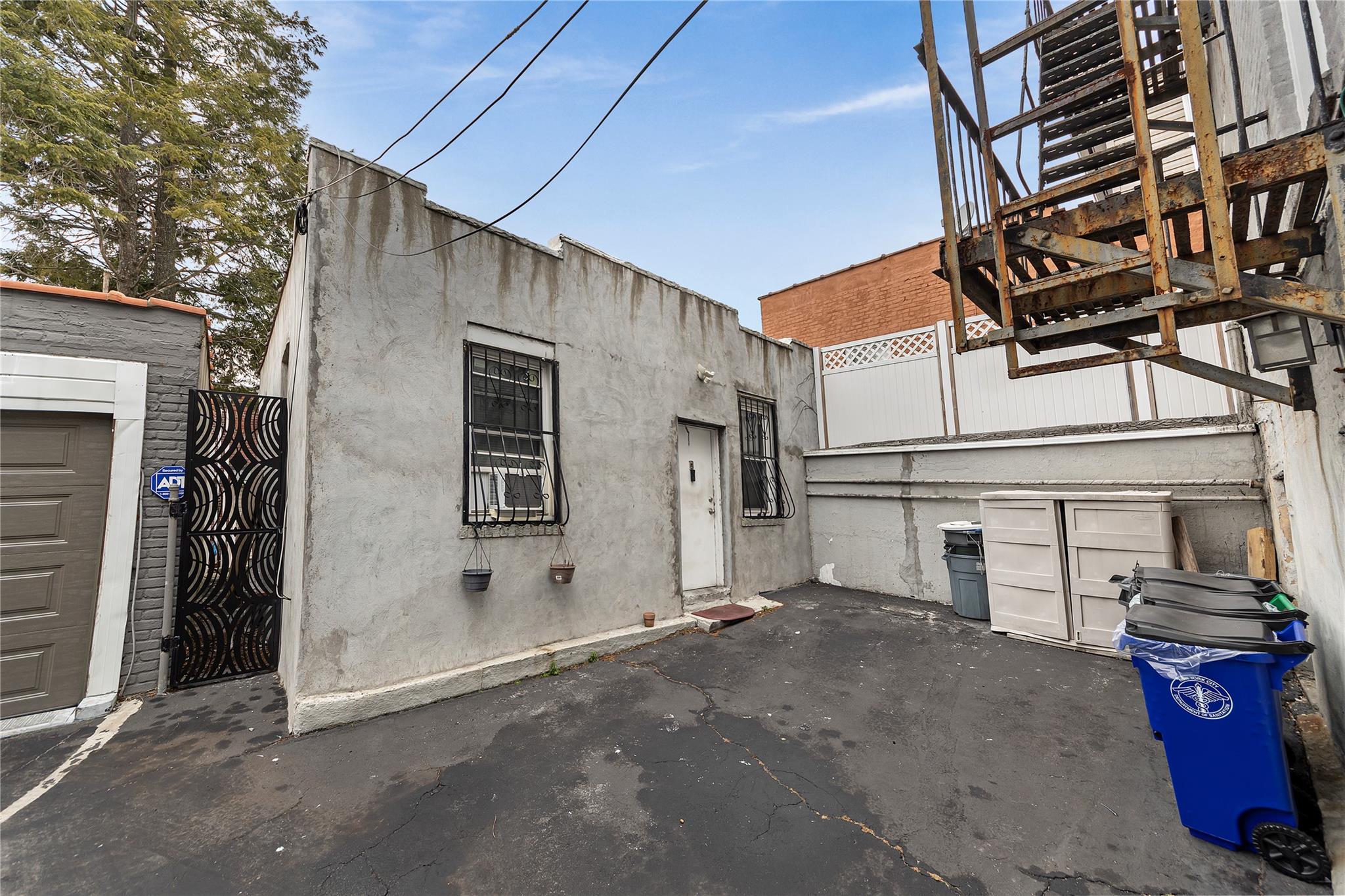 2547 Radcliff Avenue, Bronx, NY 10469