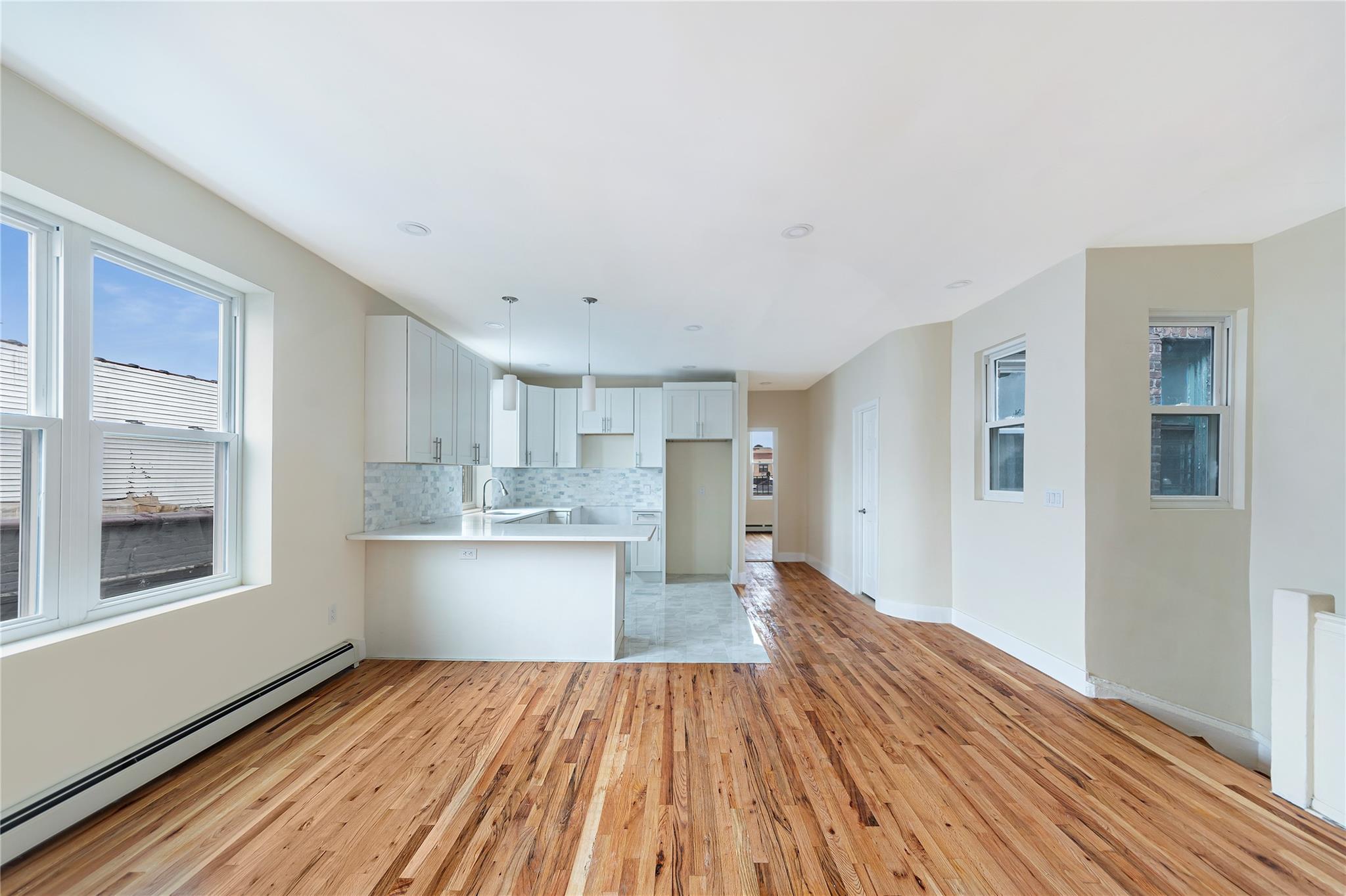 2547 Radcliff Avenue, Bronx, NY 10469