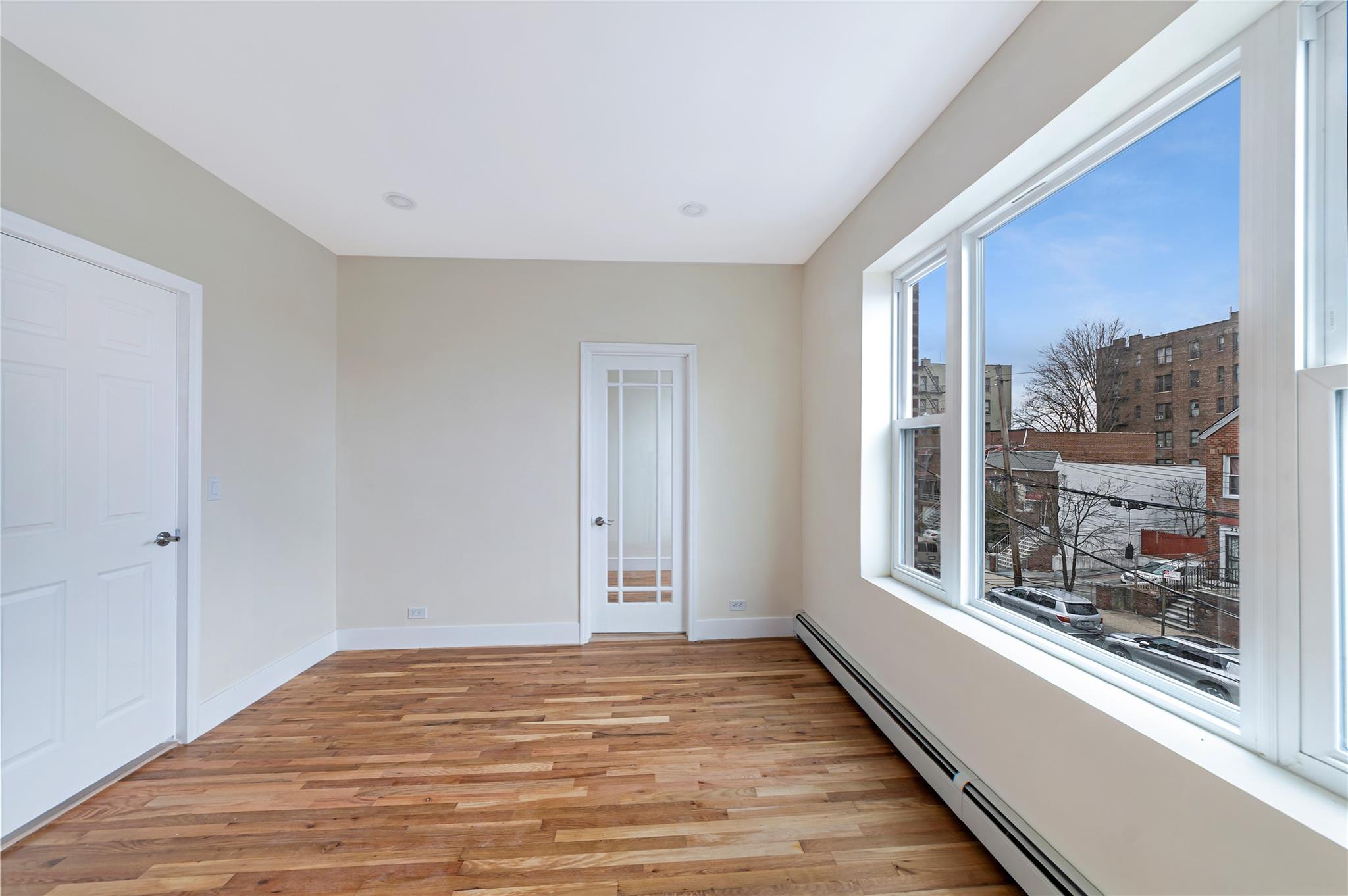 2547 Radcliff Avenue, Bronx, NY 10469