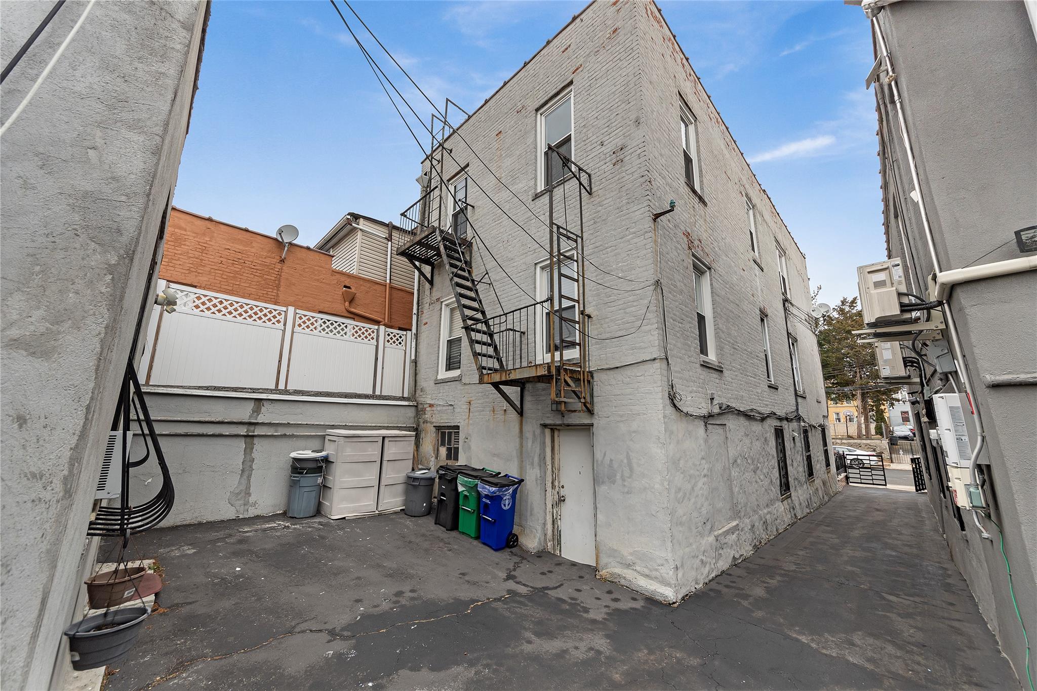 2547 Radcliff Avenue, Bronx, NY 10469