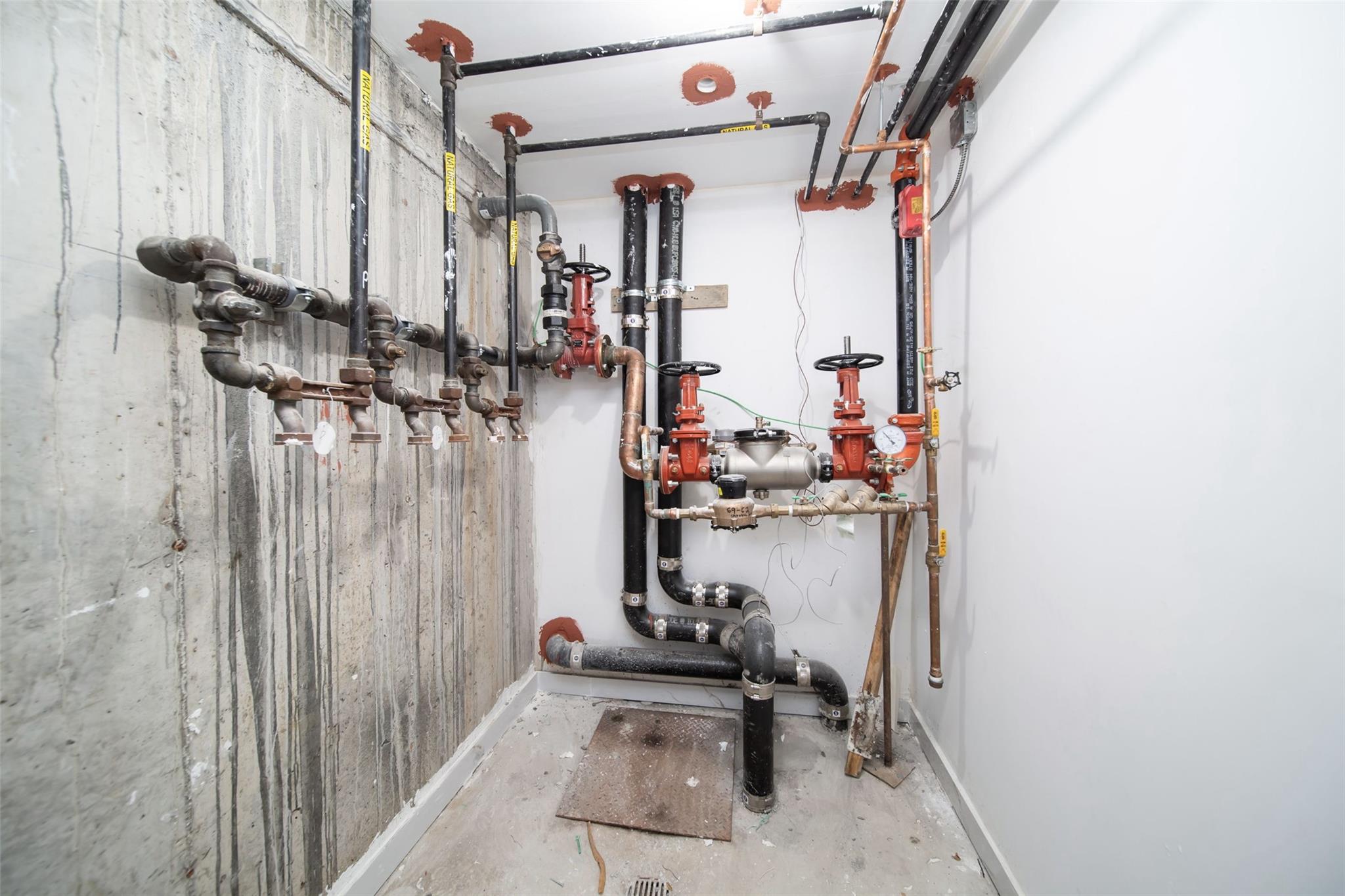 6960 Caldwell Avenue, Maspeth, NY 11378