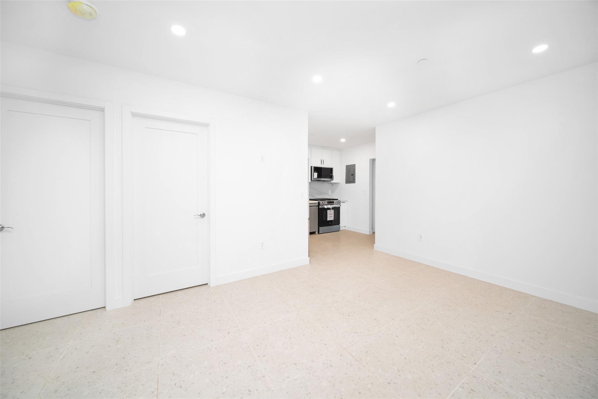 6960 Caldwell Avenue, Maspeth, NY 11378