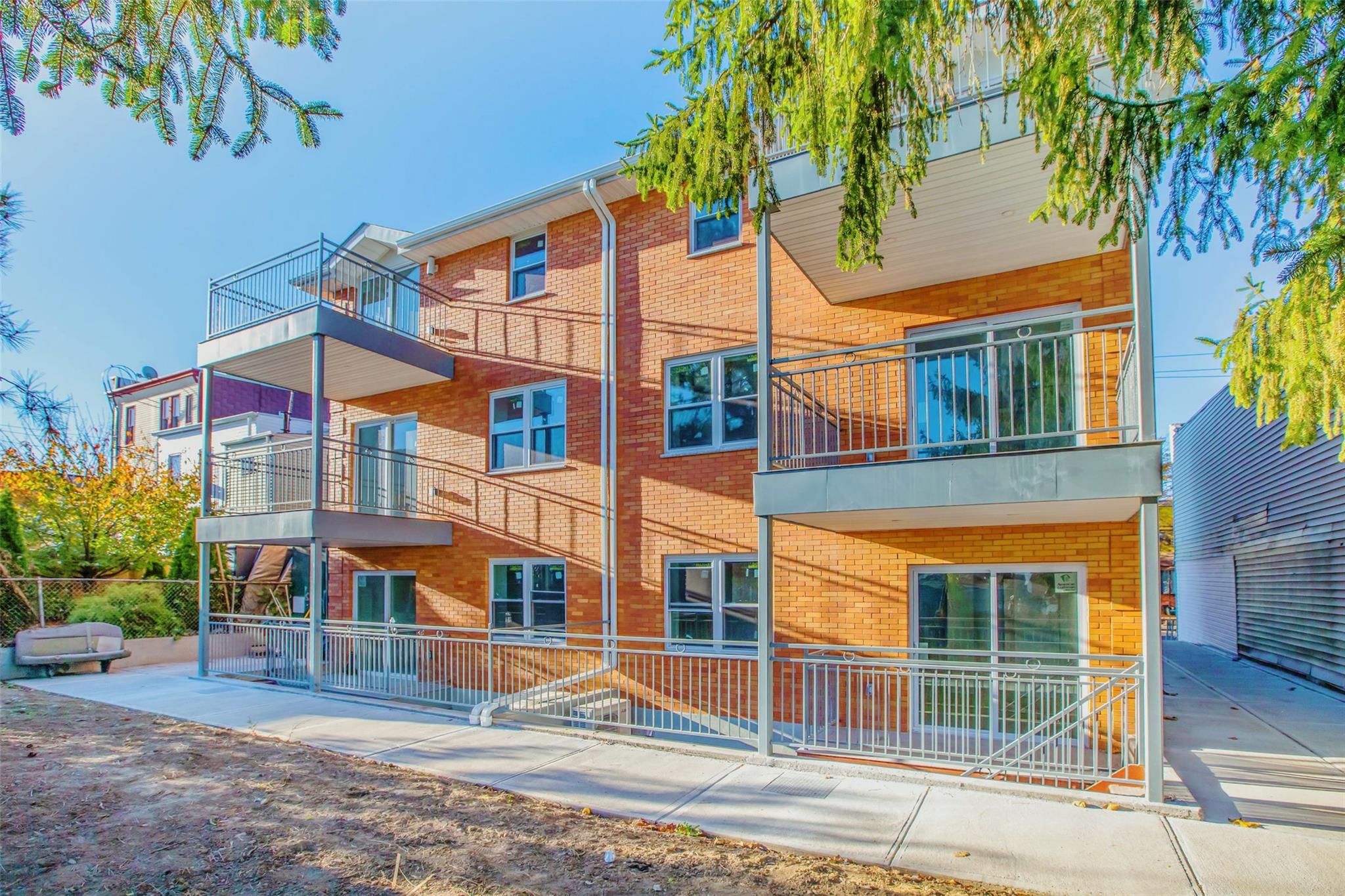 6960 Caldwell Avenue, Maspeth, NY 11378