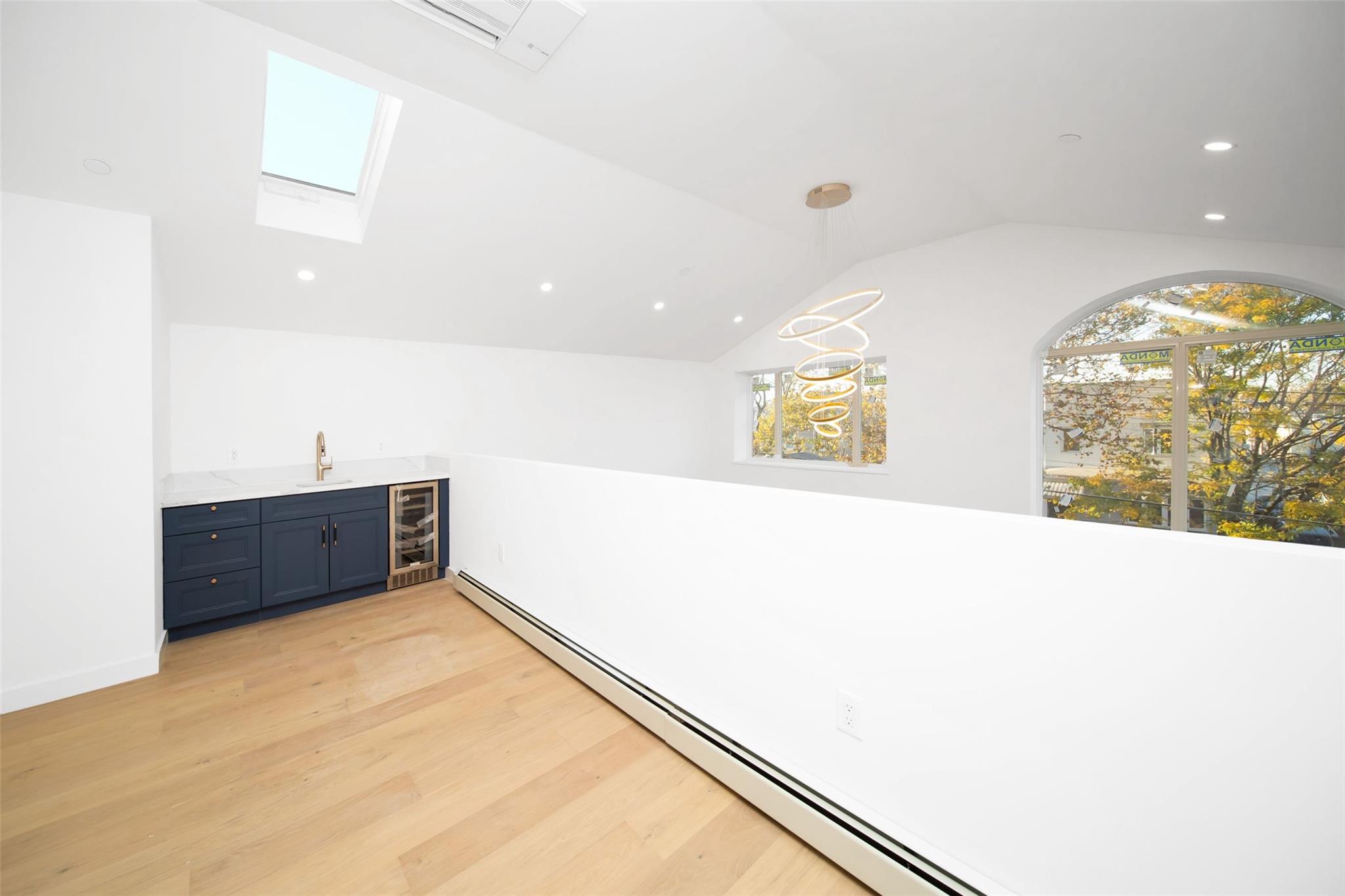 6960 Caldwell Avenue, Maspeth, NY 11378