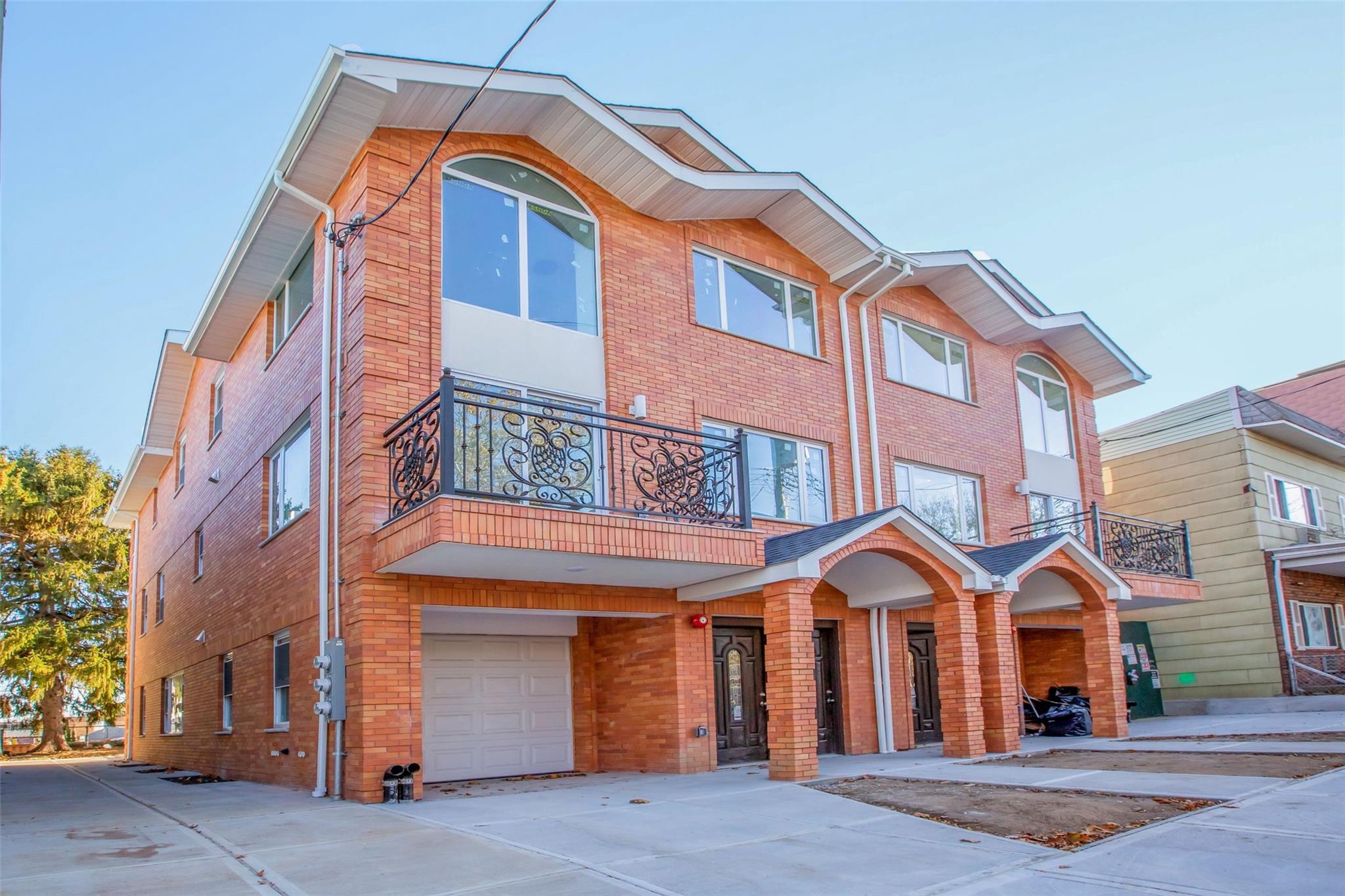 6960 Caldwell Avenue, Maspeth, NY 11378