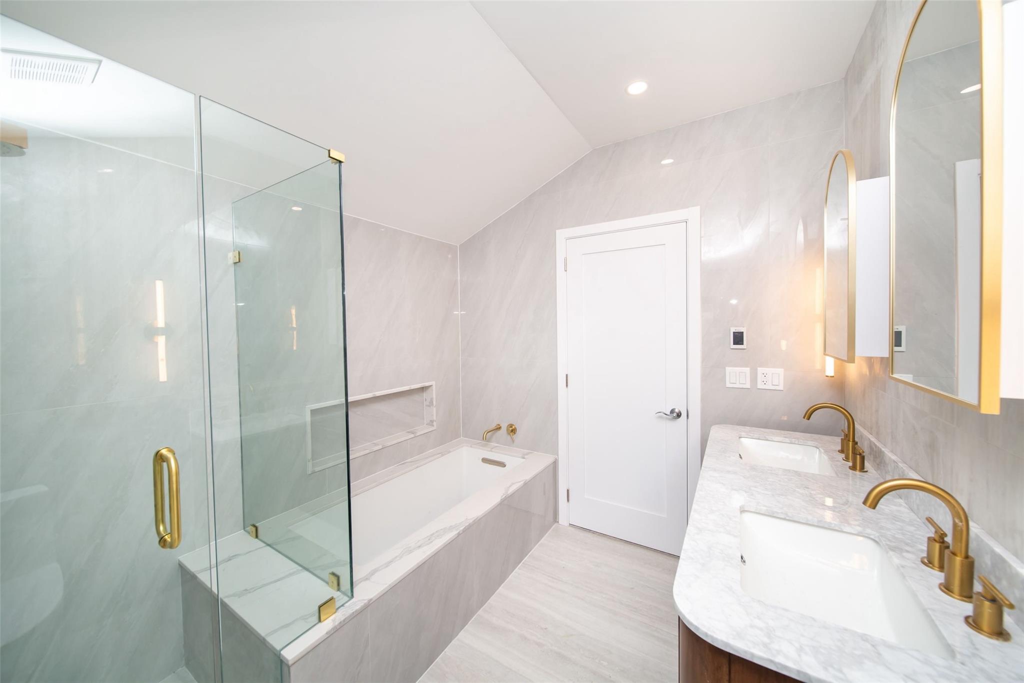 6960 Caldwell Avenue, Maspeth, NY 11378