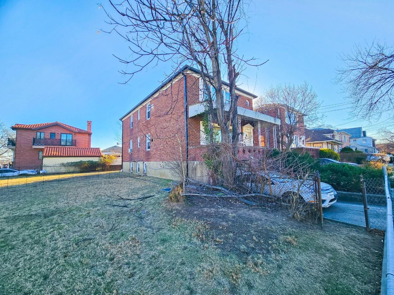 19664 45th Avenue, Flushing, NY 11358