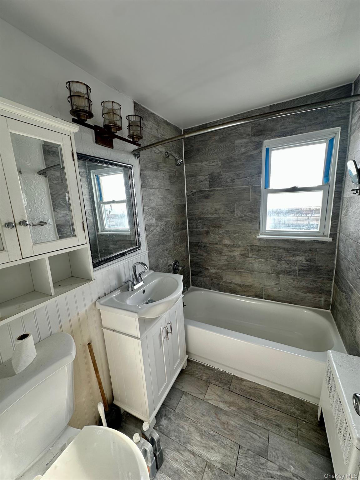 658 W Broadway, Long Beach, NY 11561