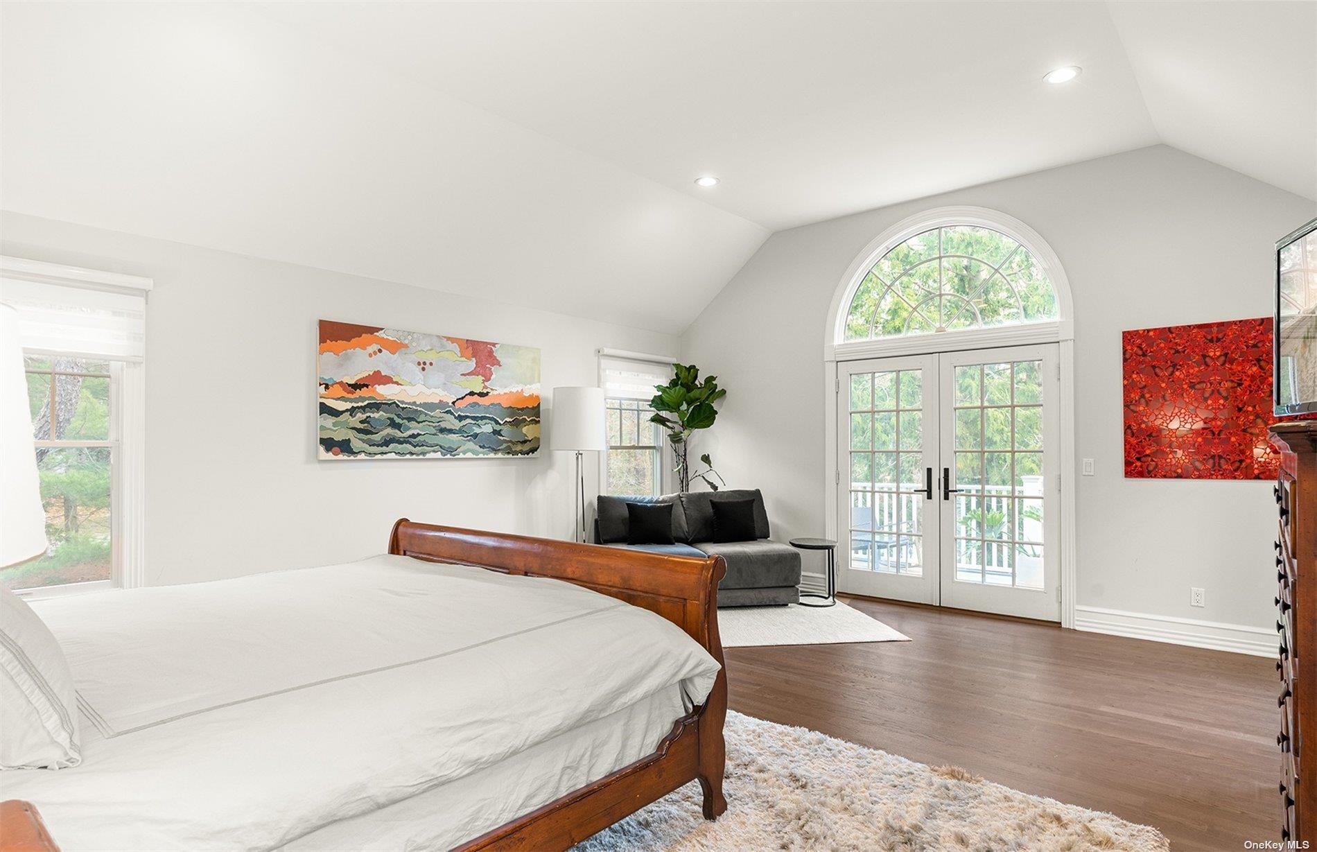 33 Park Circle, Quogue, NY 11959