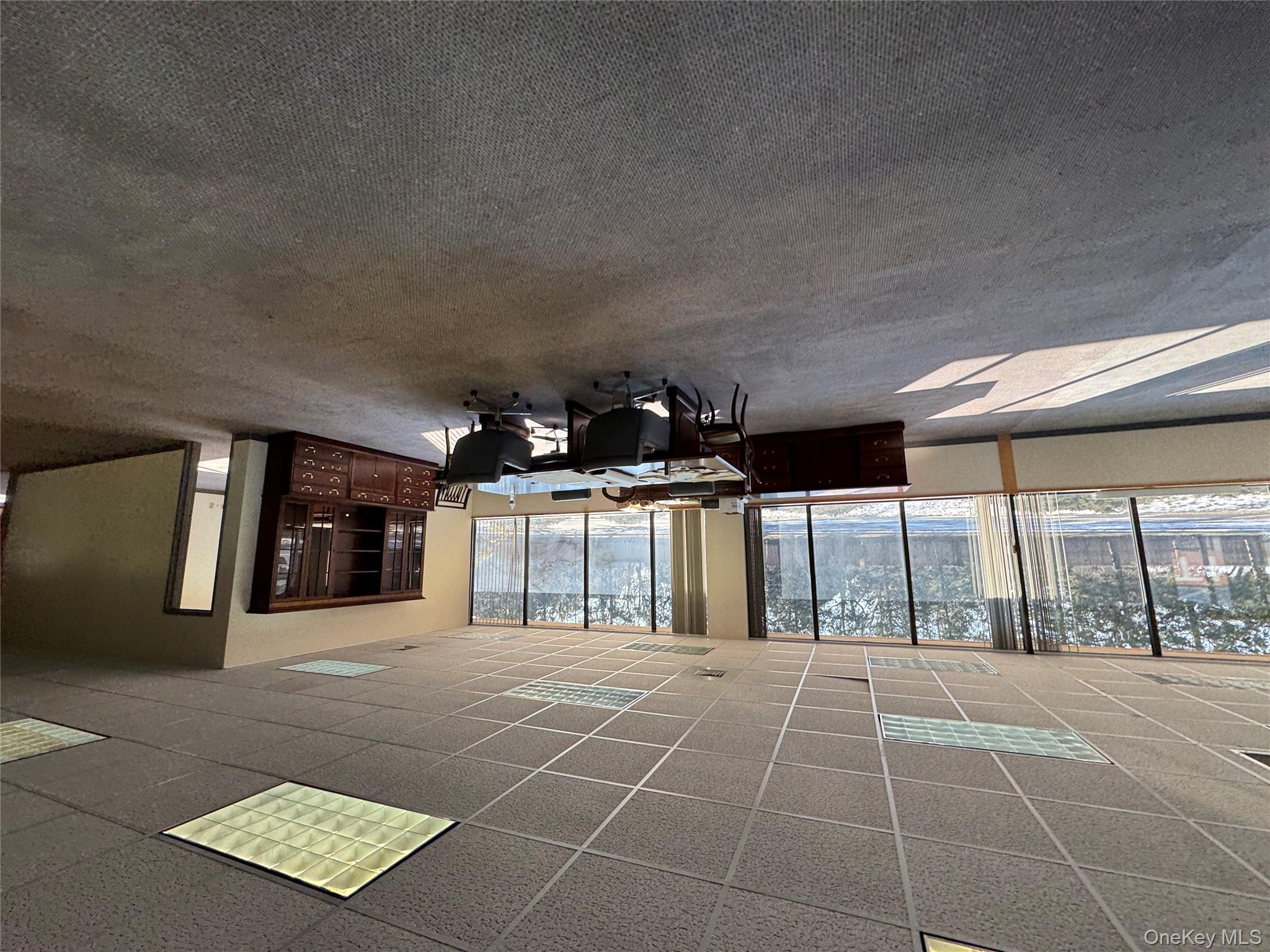 1400 Youngs Avenue, Southold, NY 11971