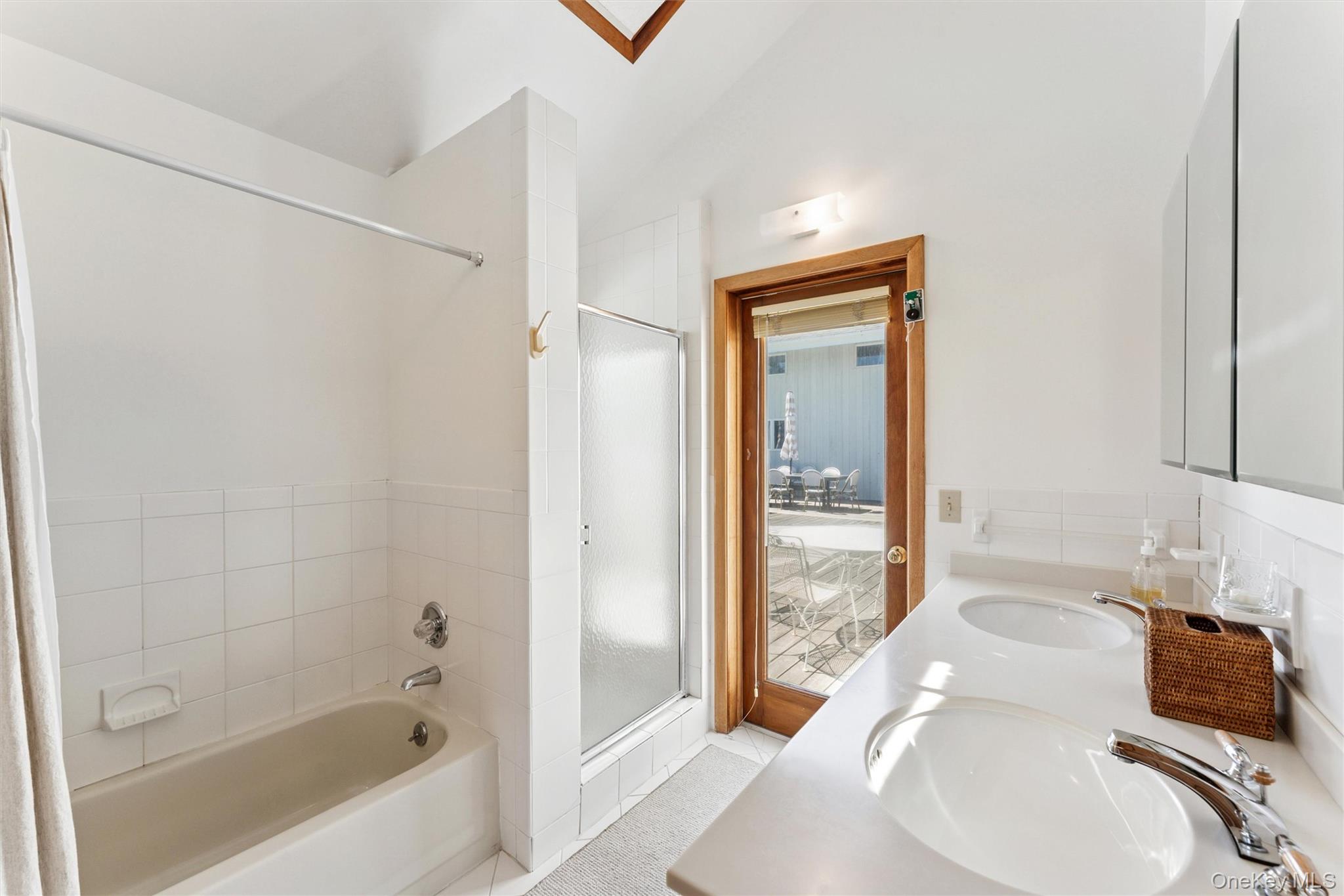 18 Quogo Neck Lane, Quogue, NY 11959