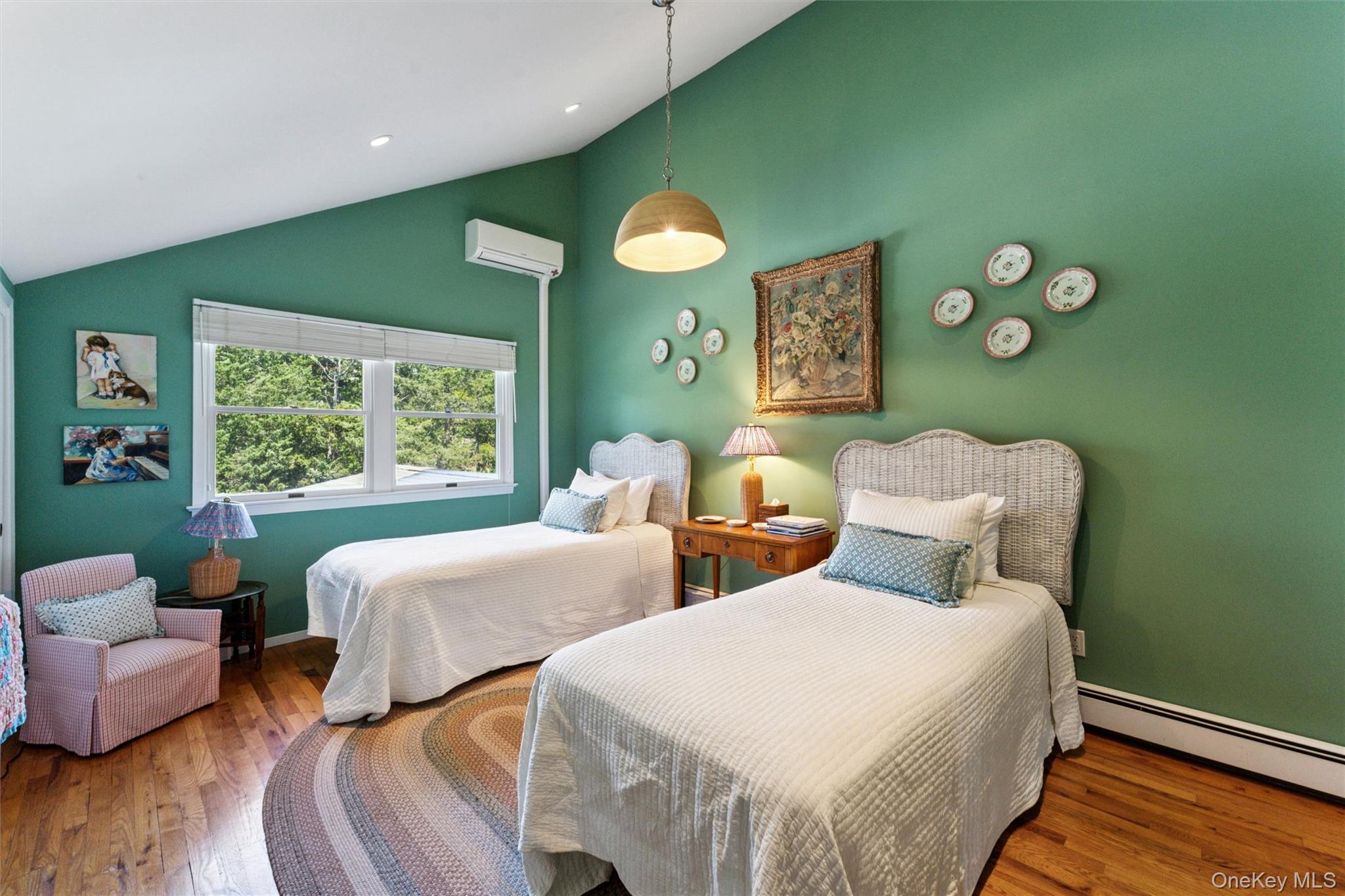 18 Quogo Neck Lane, Quogue, NY 11959