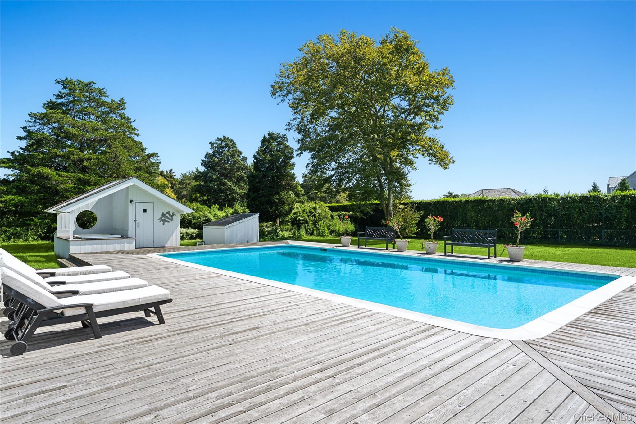 18 Quogo Neck Lane, Quogue, NY 11959