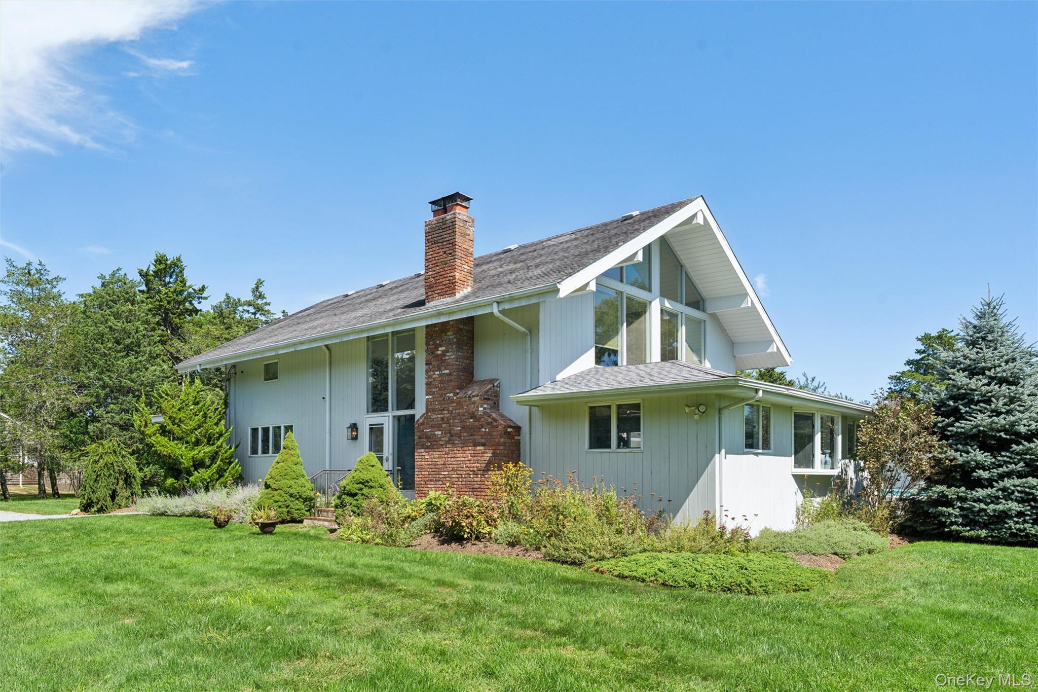 18 Quogo Neck Lane, Quogue, NY 11959