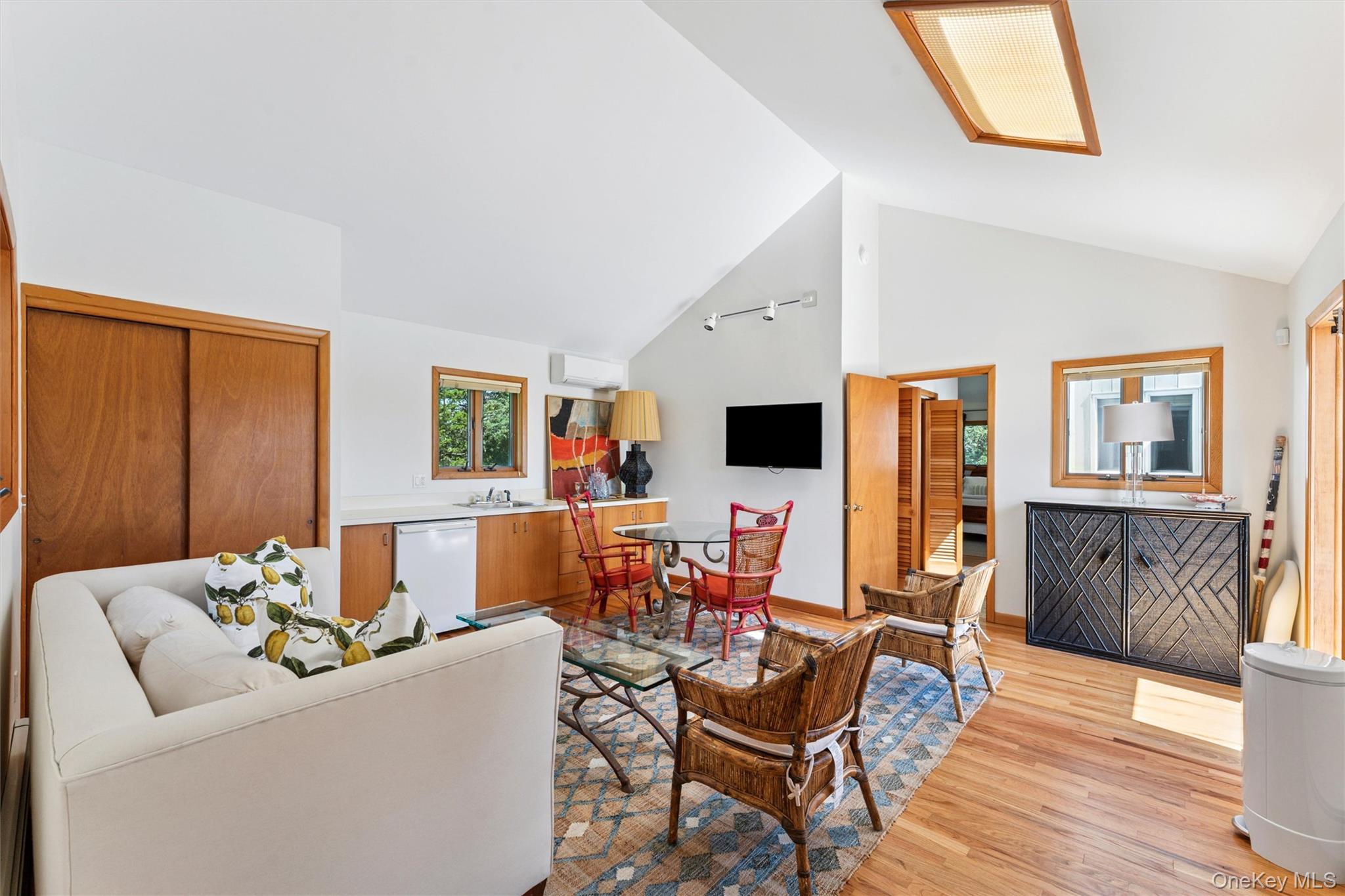 18 Quogo Neck Lane, Quogue, NY 11959