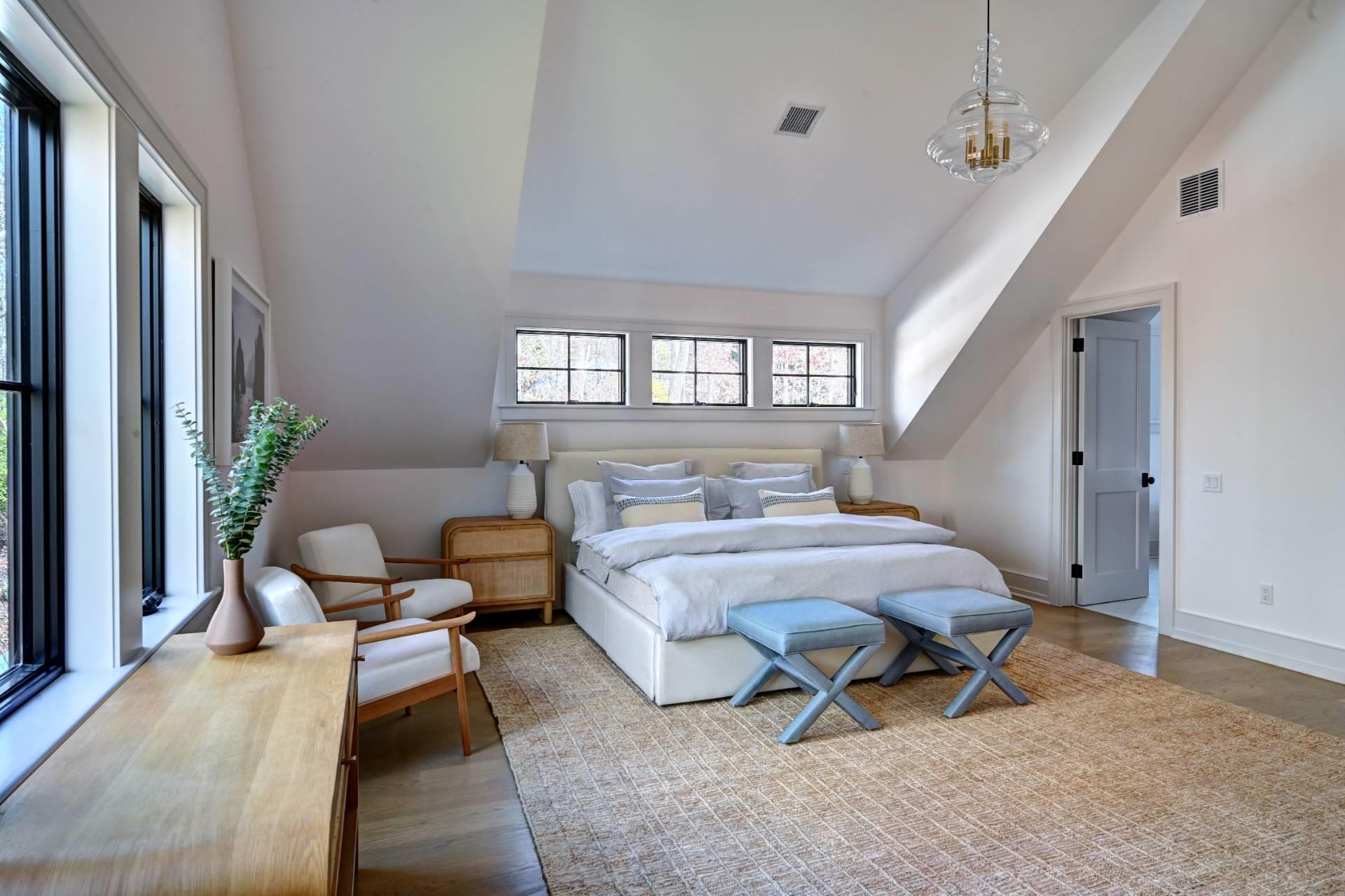 11 Old School House Lane, East Hampton, NY 11937