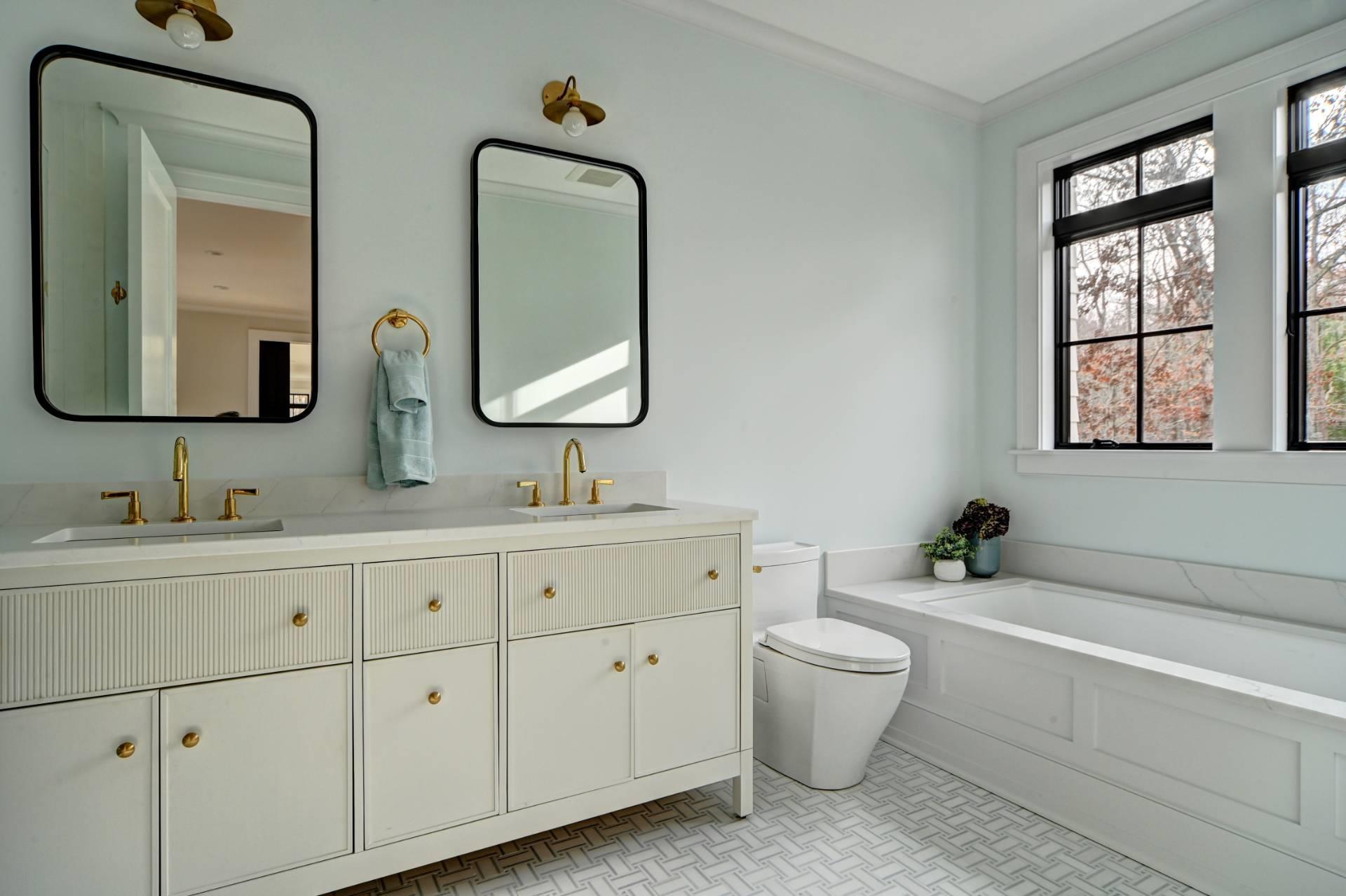 11 Old School House Lane, East Hampton, NY 11937
