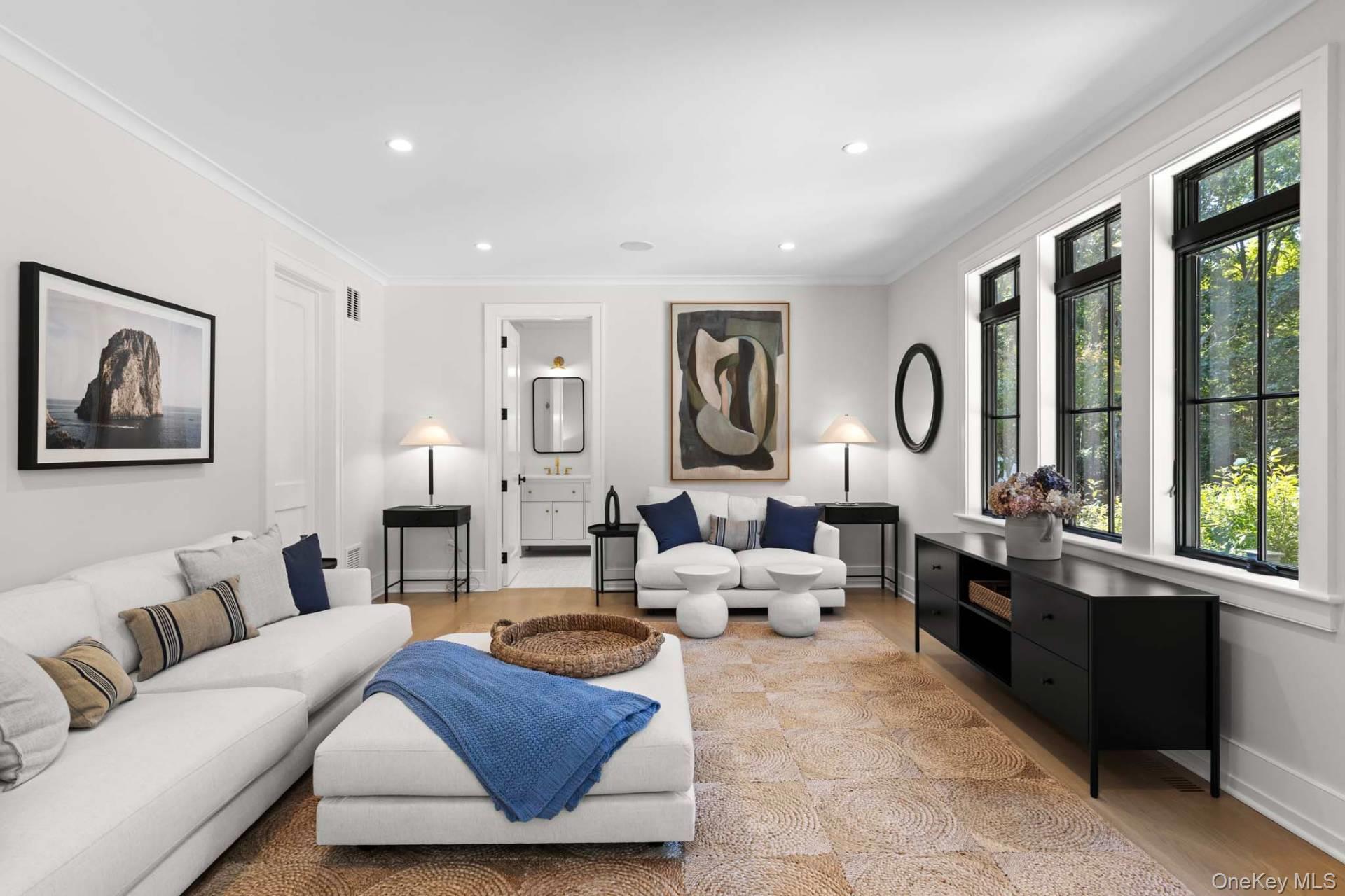 11 Old School House Lane, East Hampton, NY 11937