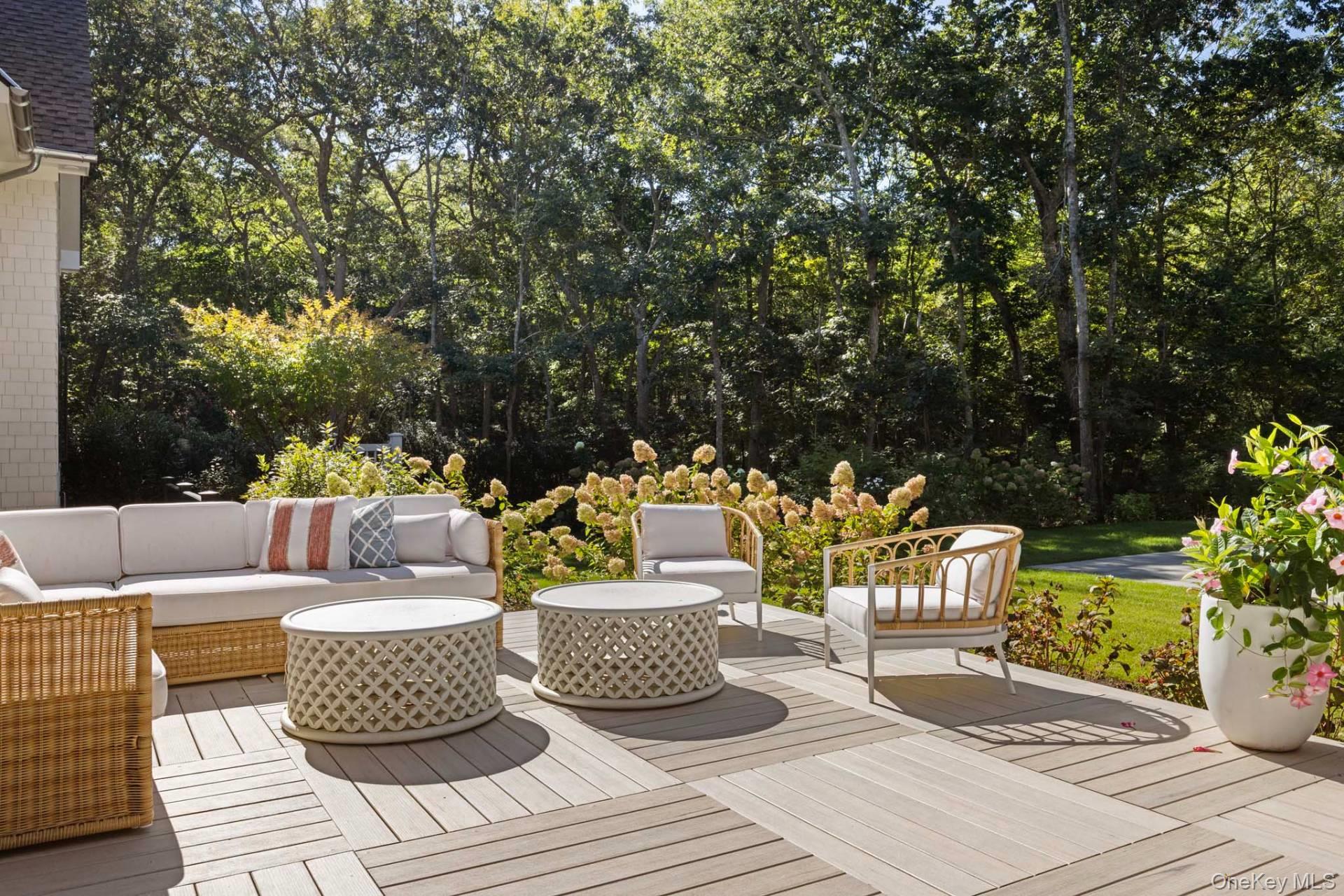 11 Old School House Lane, East Hampton, NY 11937