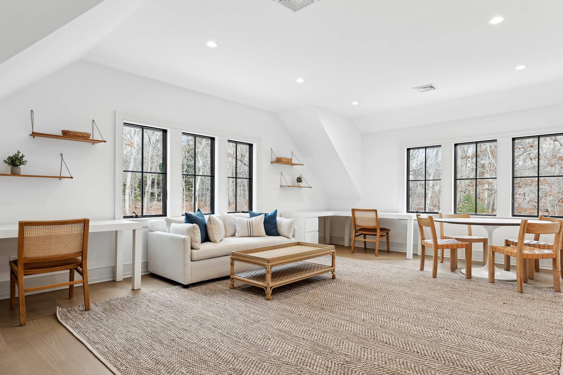 11 Old School House Lane, East Hampton, NY 11937