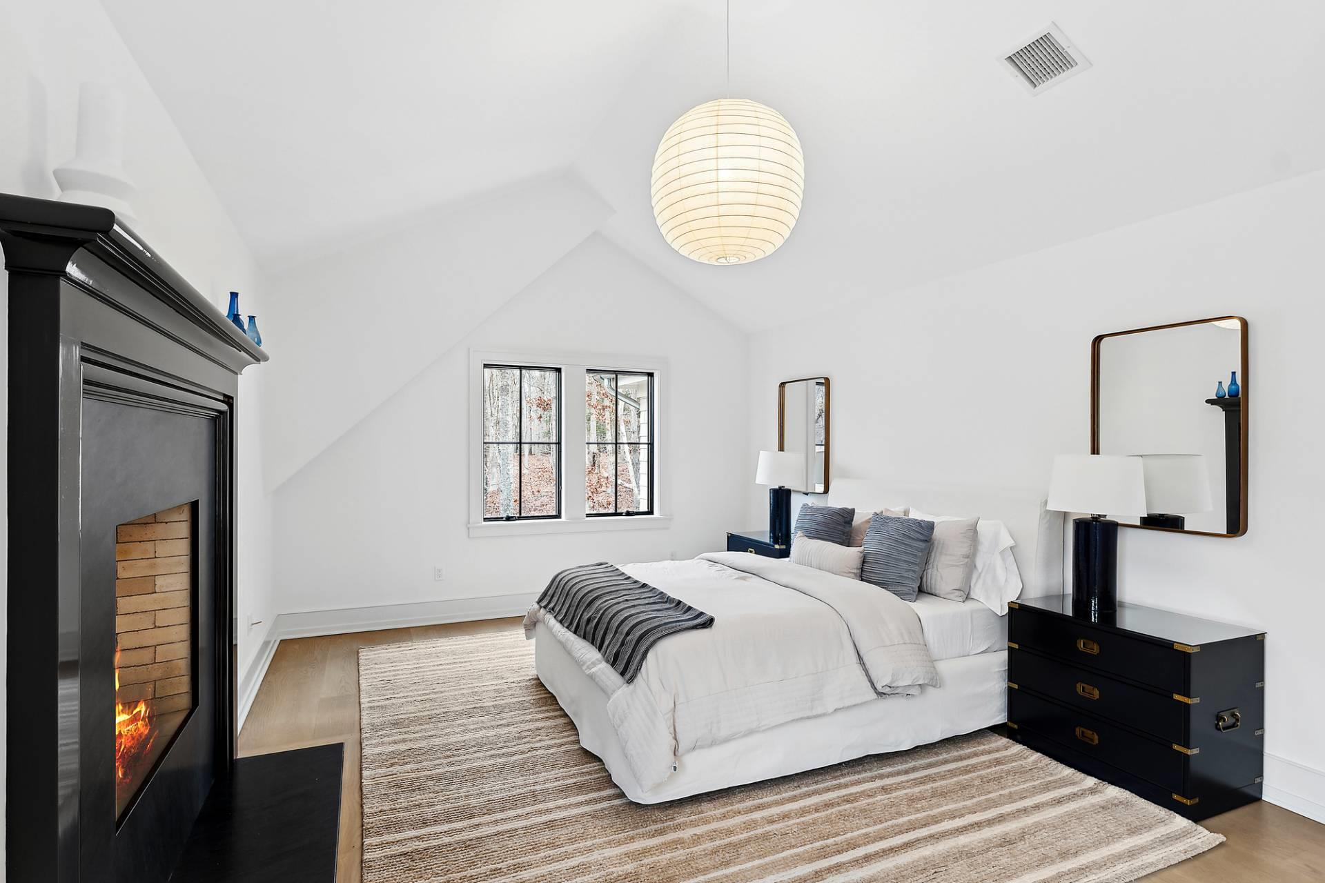 11 Old School House Lane, East Hampton, NY 11937