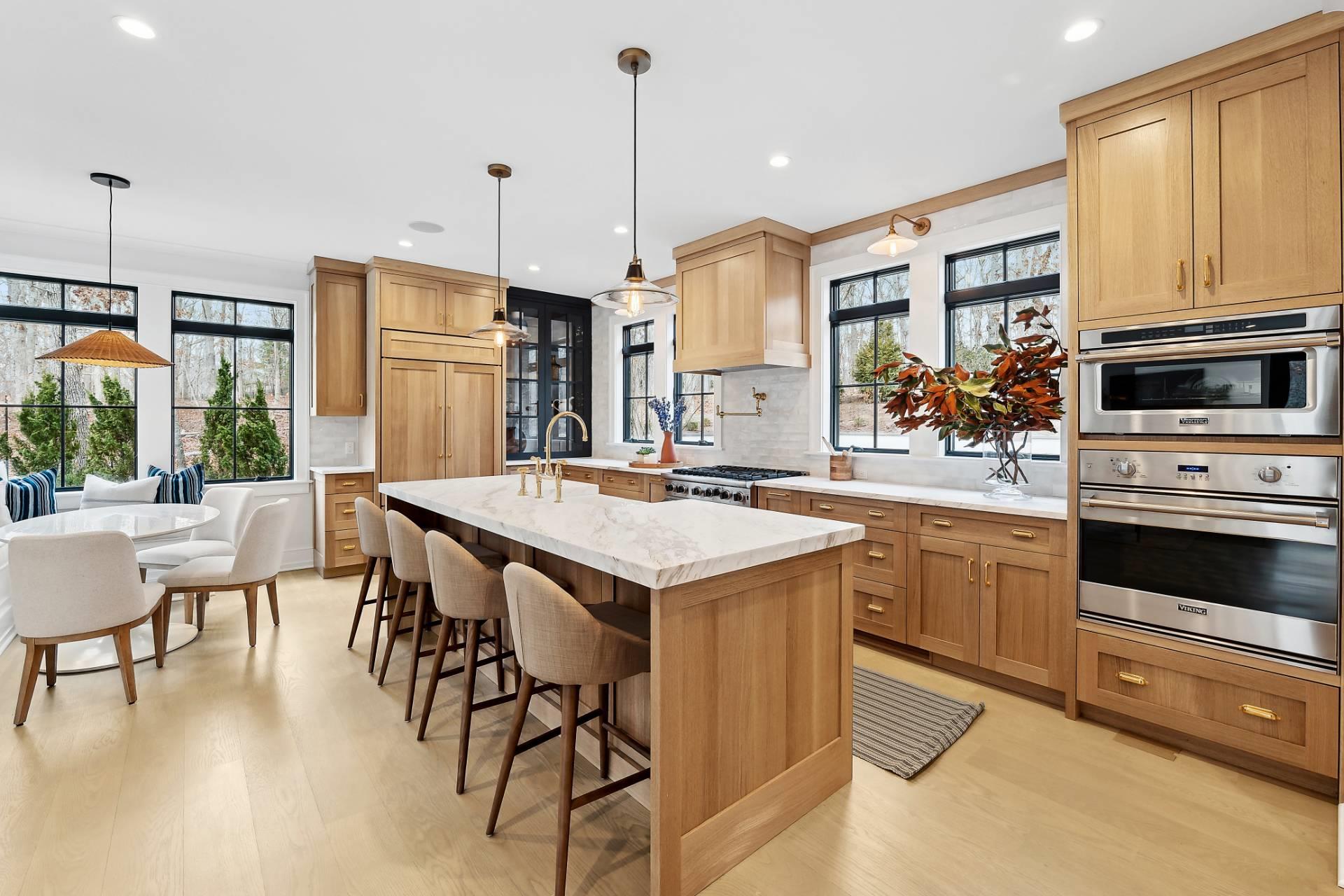 11 Old School House Lane, East Hampton, NY 11937