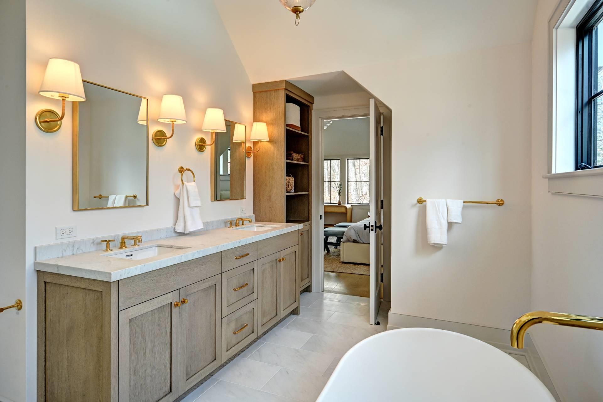 11 Old School House Lane, East Hampton, NY 11937