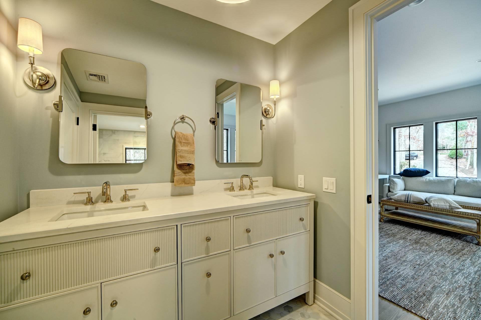 11 Old School House Lane, East Hampton, NY 11937