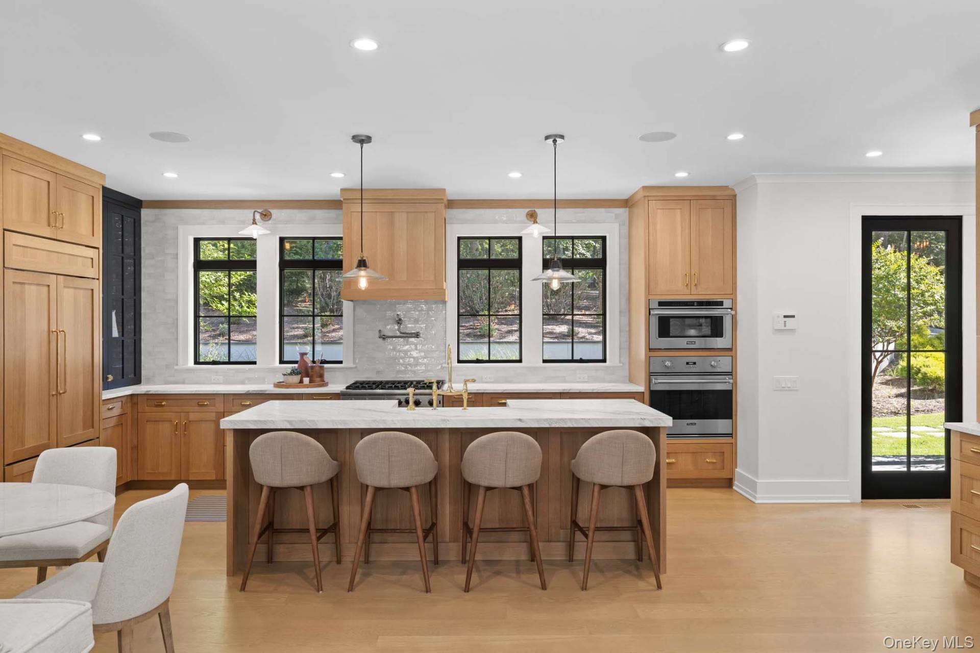 11 Old School House Lane, East Hampton, NY 11937