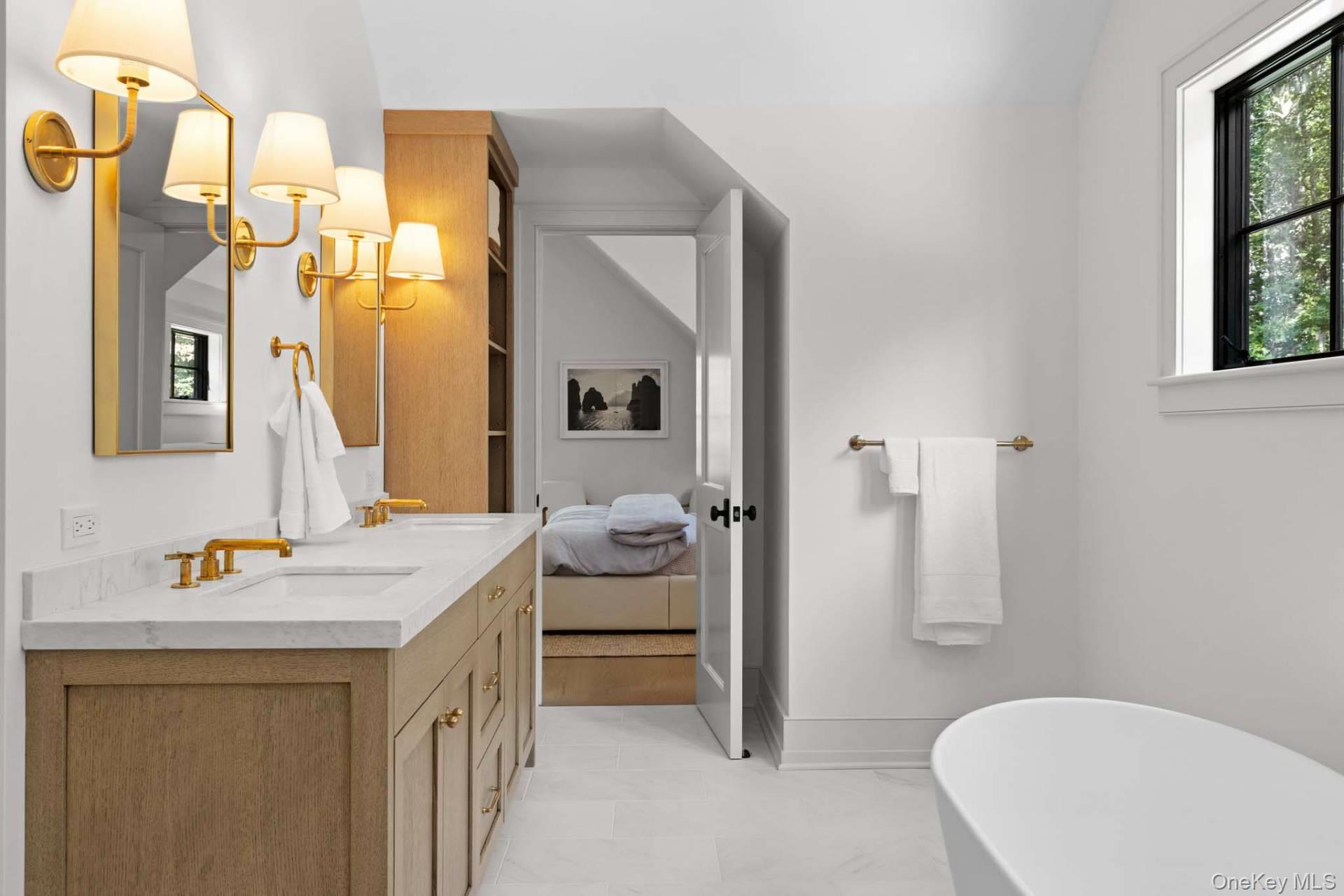 11 Old School House Lane, East Hampton, NY 11937