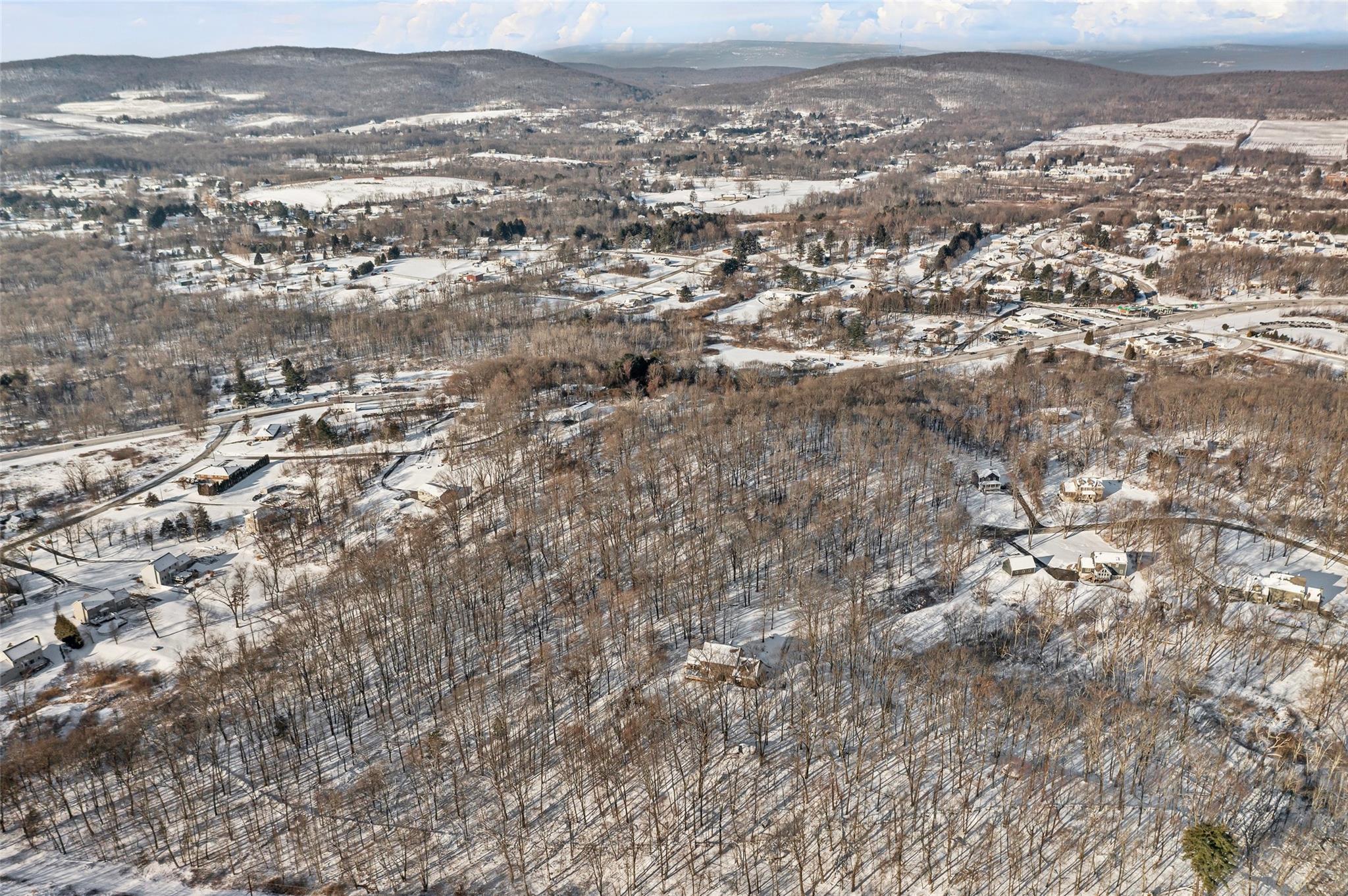 3748 Us Highway 9W, Highland, NY 12528