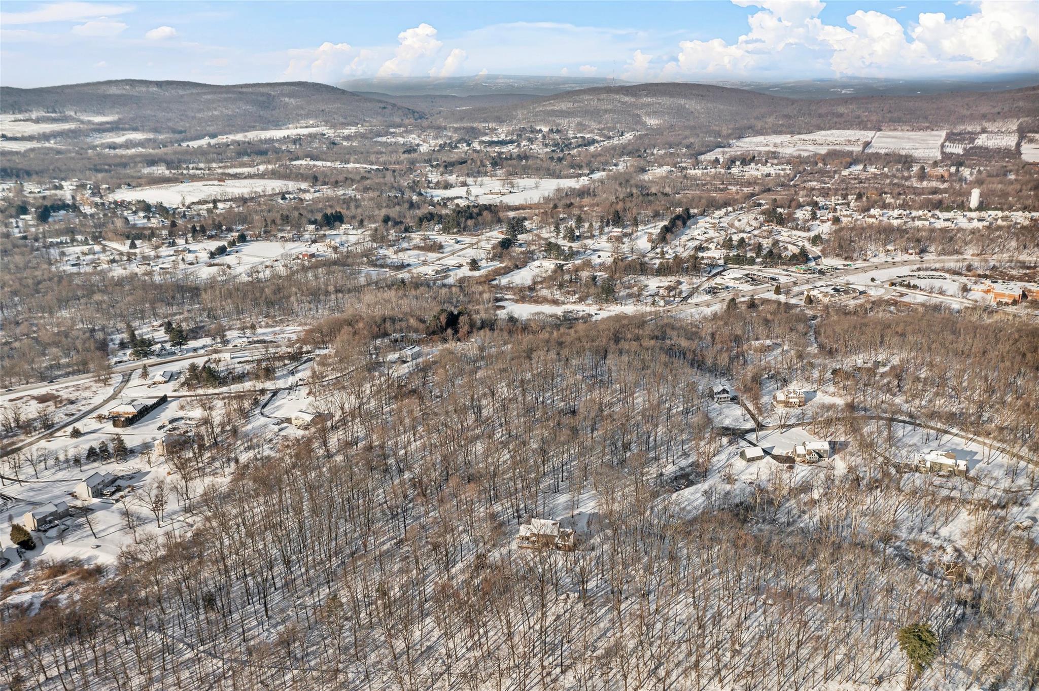 3748 Us Highway 9W, Highland, NY 12528