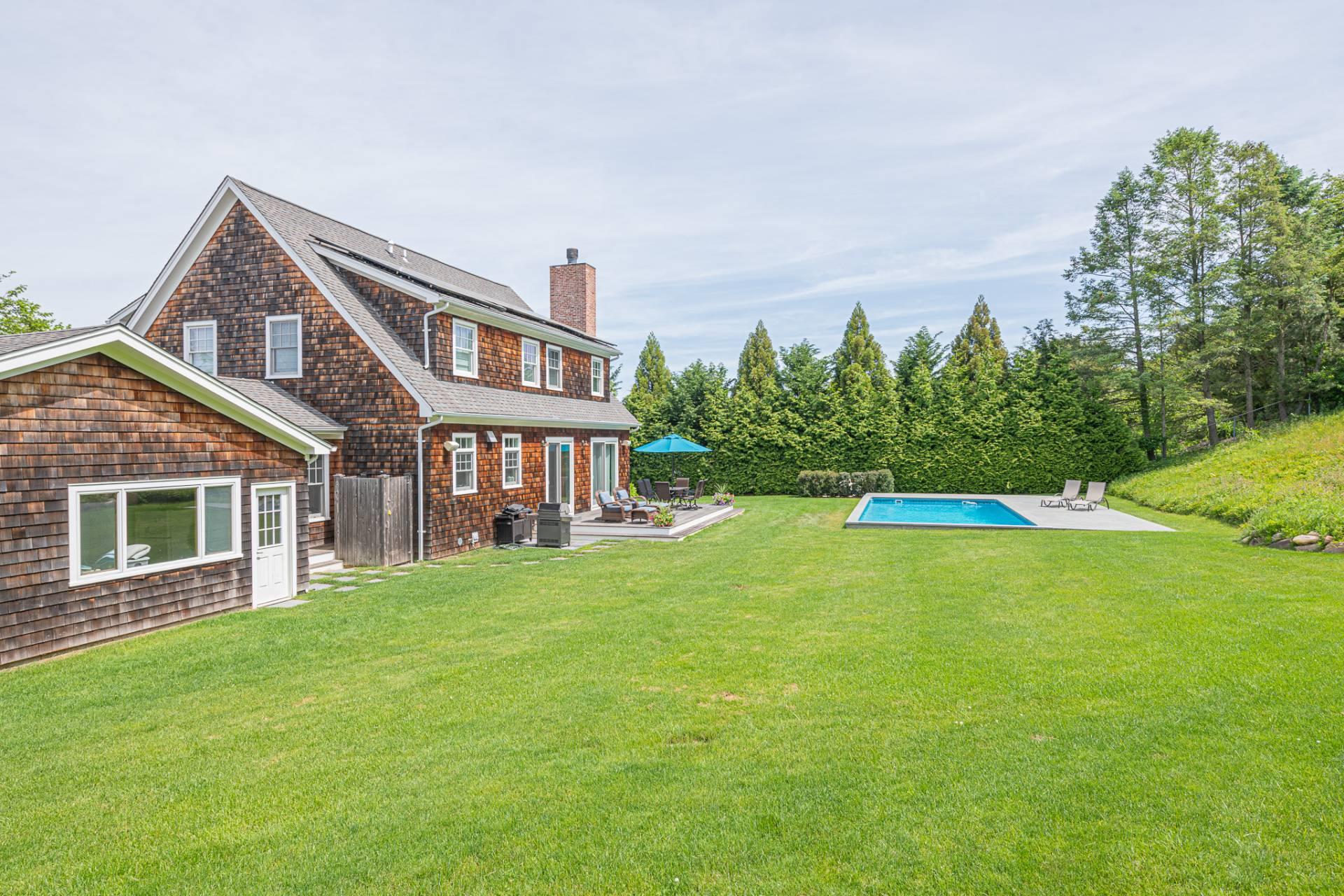 14 Underhill Drive, Southampton, NY 11968