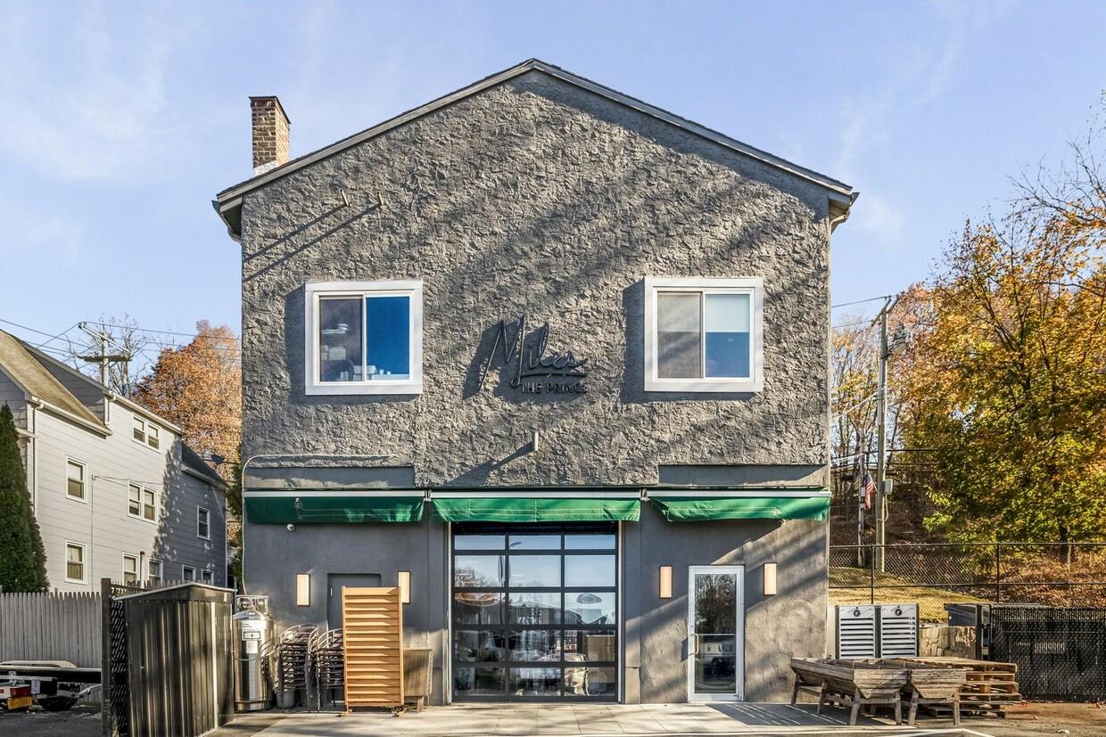 873 N Broadway, White Plains, NY 10603