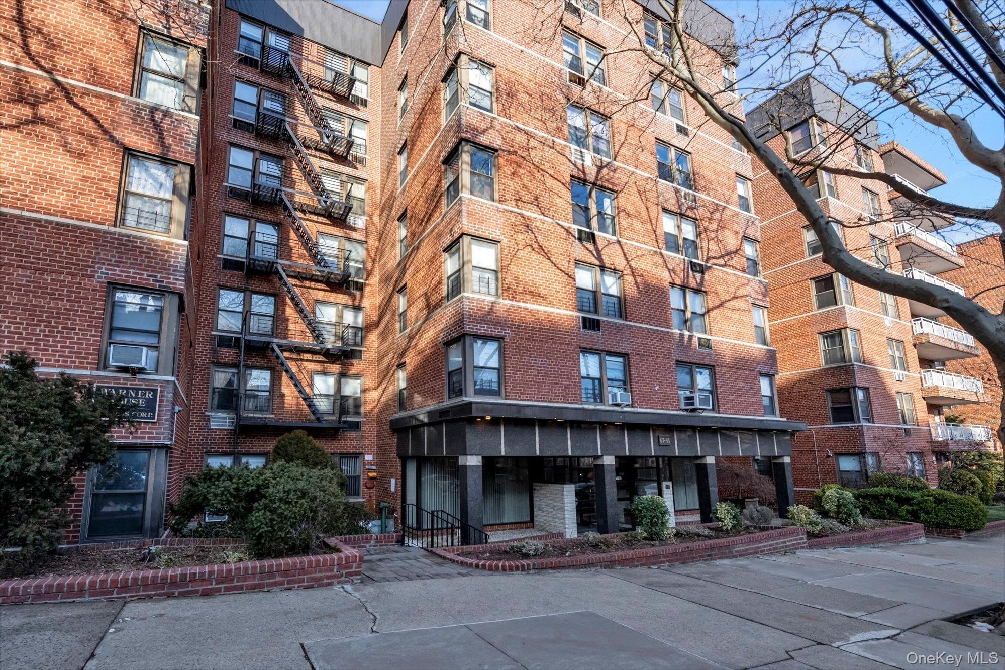 67-41 Burns Street # 212, Forest Hills, NY 11375