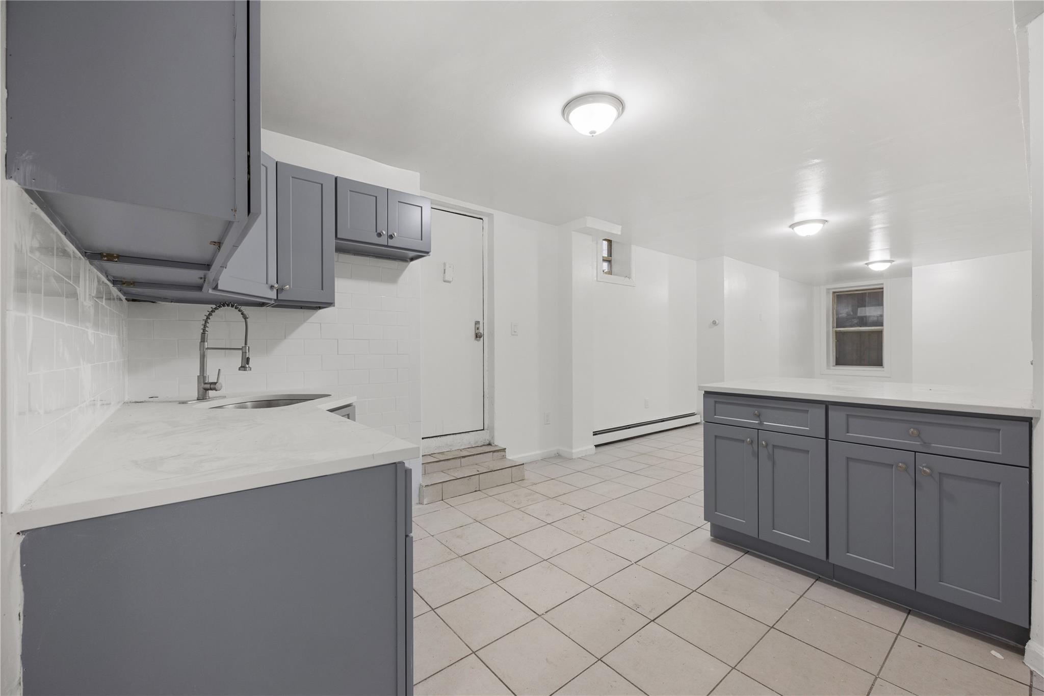 2039 Washington Ave, Bronx, NY 10457