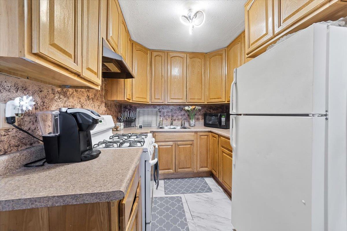 1764 Bartow Avenue, Bronx, NY 10469