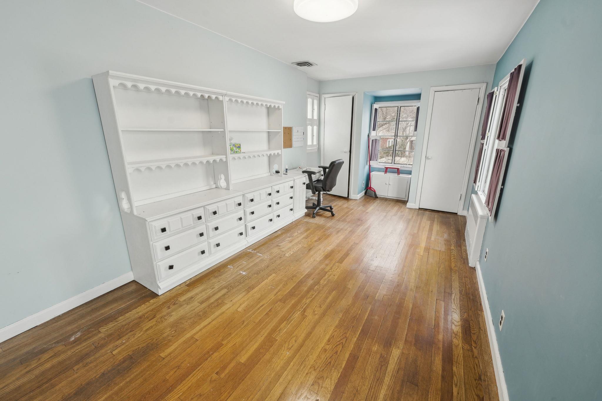85-11 214th Street, Hollis Hills, NY 11427