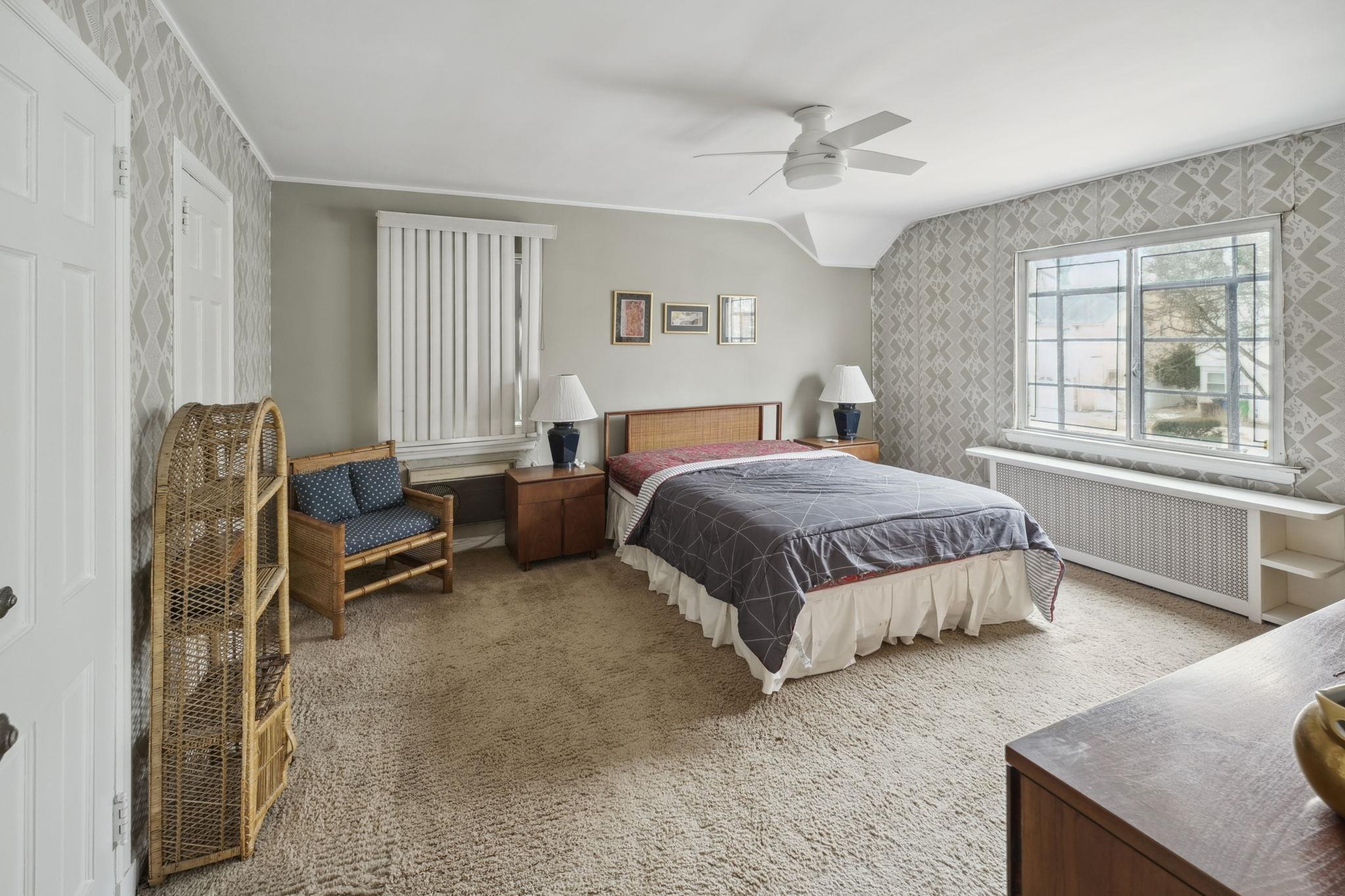 85-11 214th Street, Hollis Hills, NY 11427